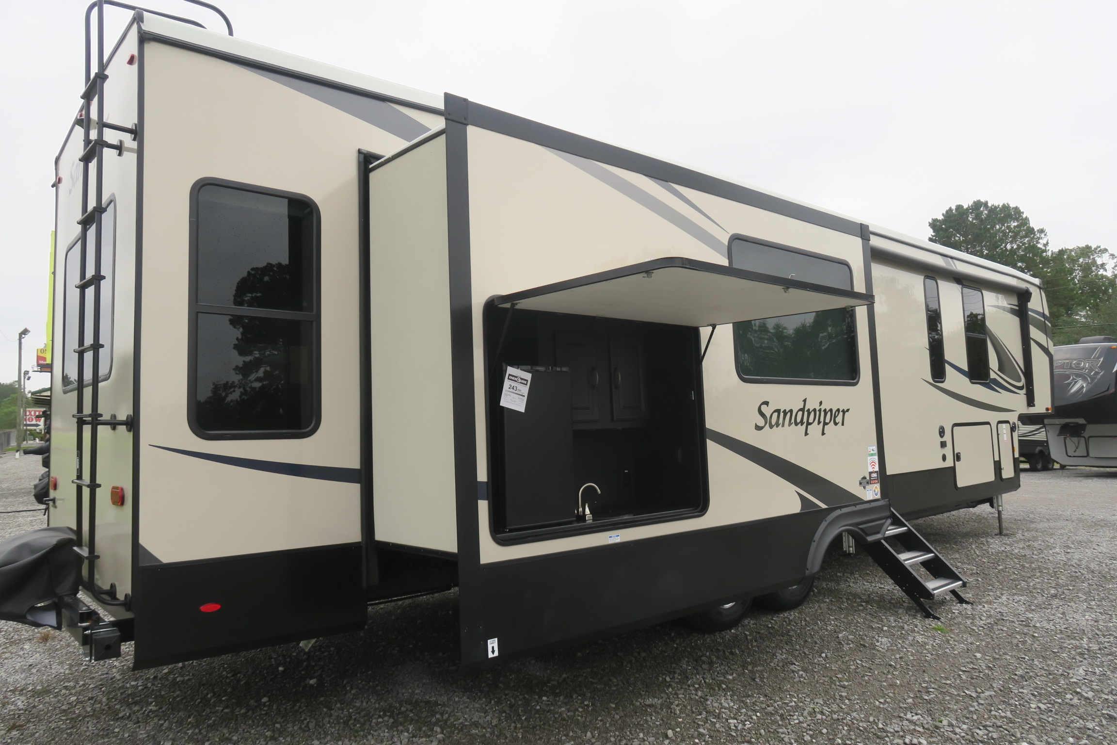 NEW 2021 SANDPIPER 372LOK Overview Berryland Campers