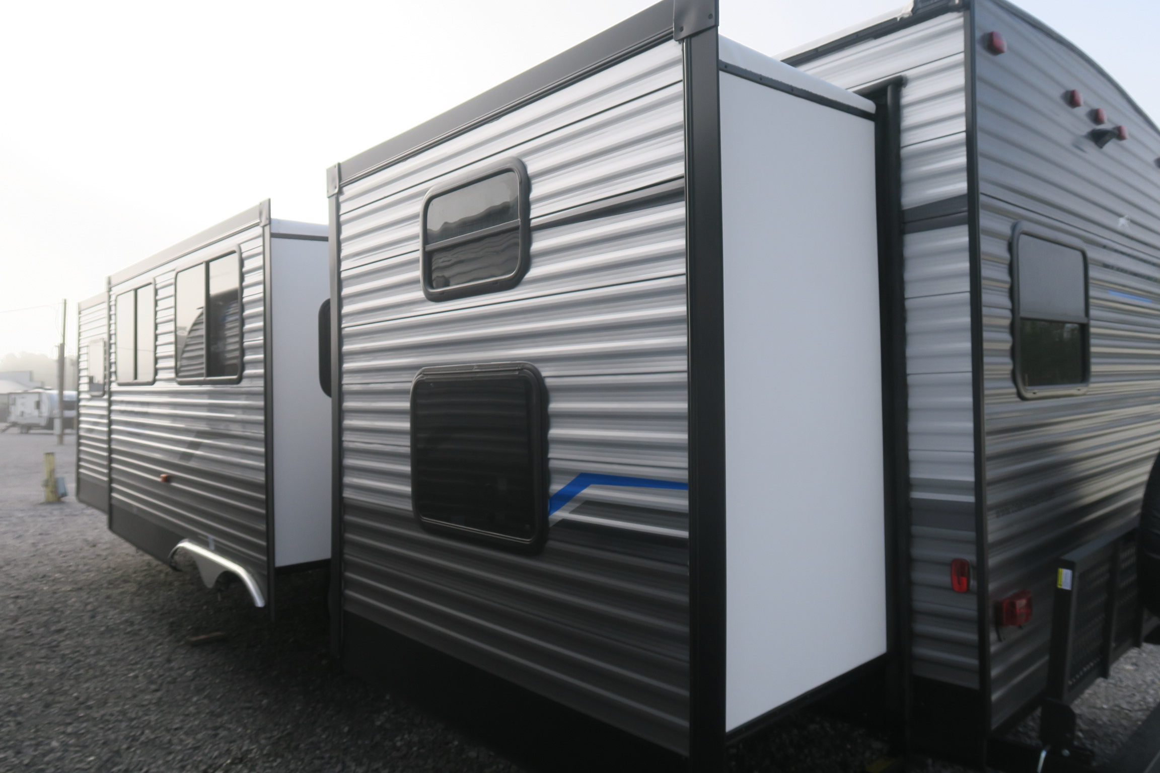 NEW 2021 CATALINA LEGACY EDITION 343BHTSLE Overview Berryland Campers