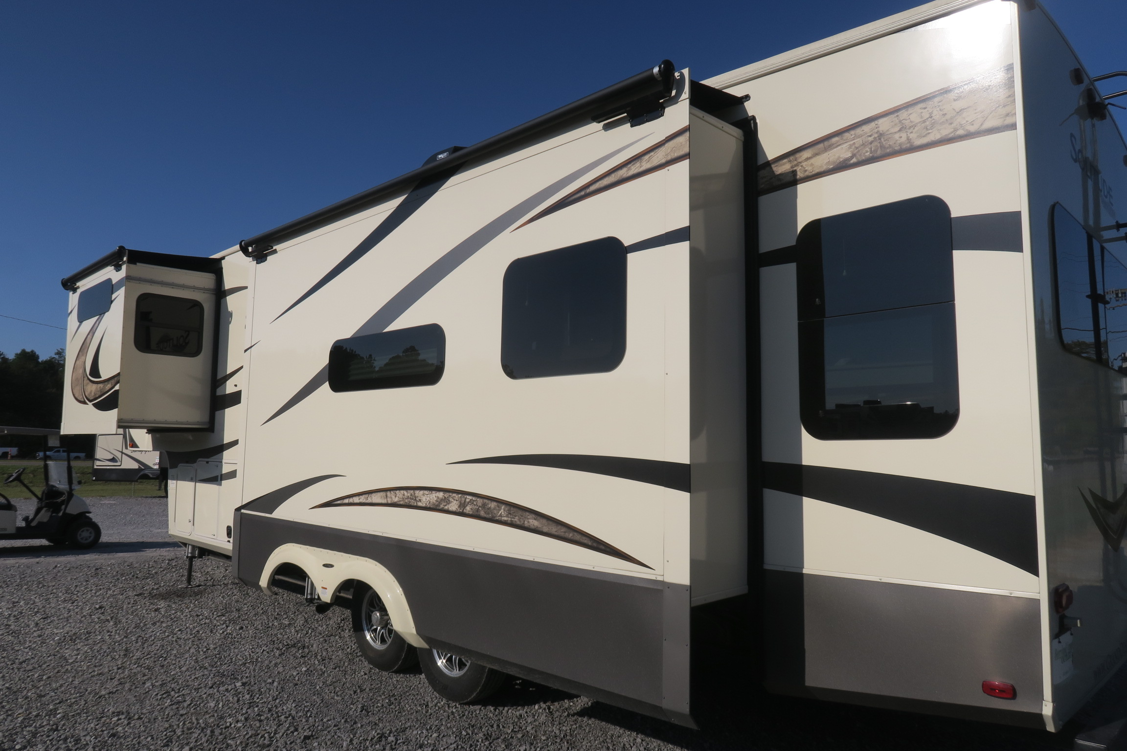 USED 2019 SOLITUDE 310GK Overview Berryland Campers