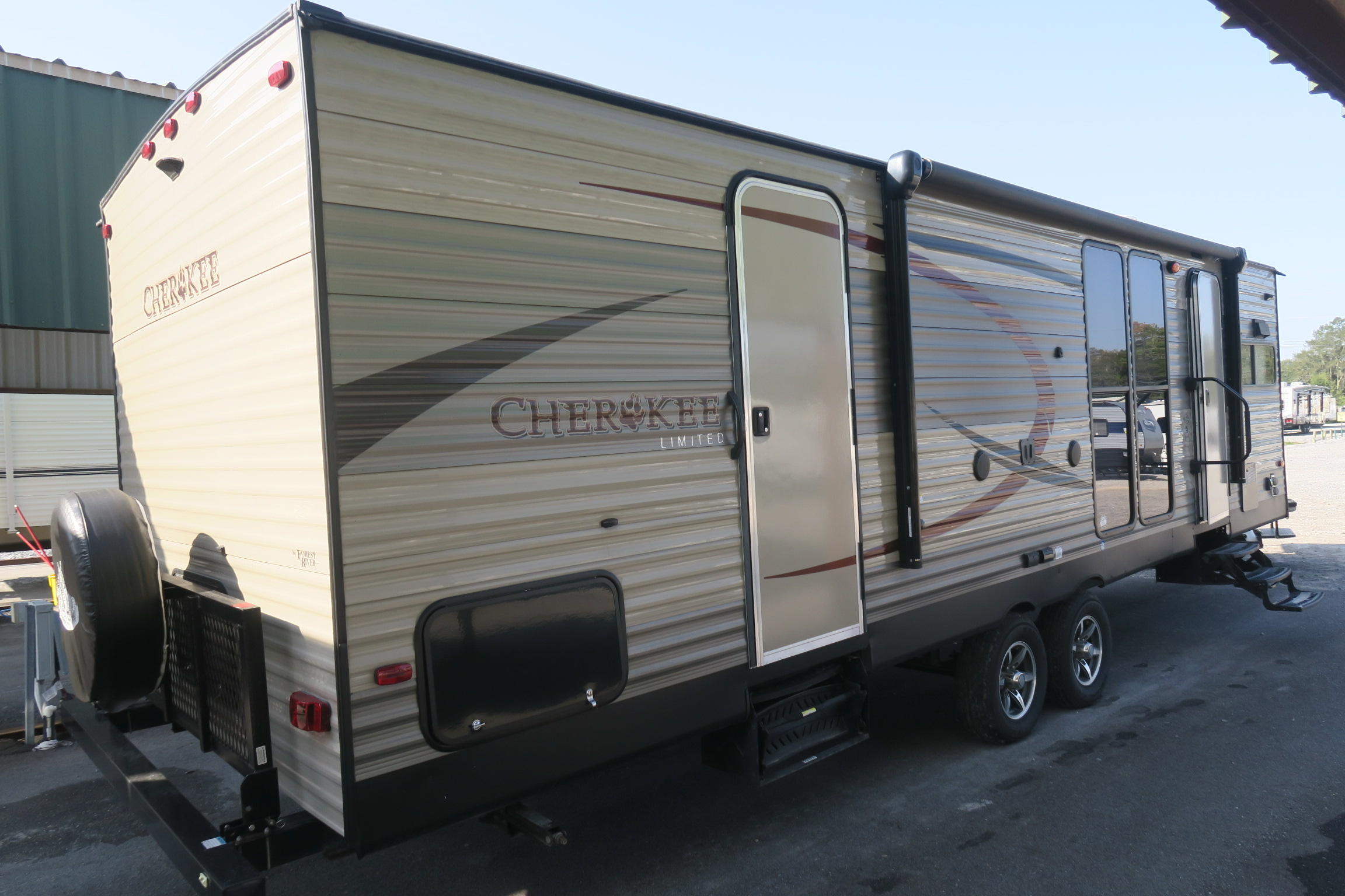 USED 2016 CHEROKEE 274VFK Overview Berryland Campers