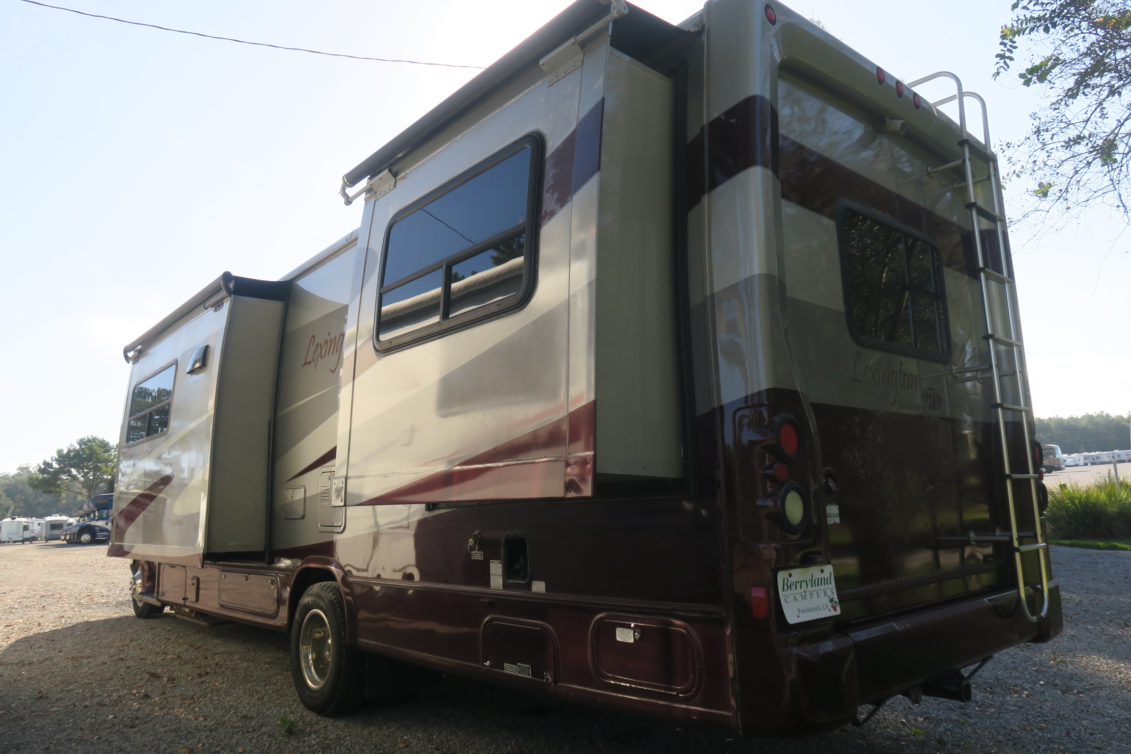 USED 2007 LEXINGTON Overview Berryland Campers