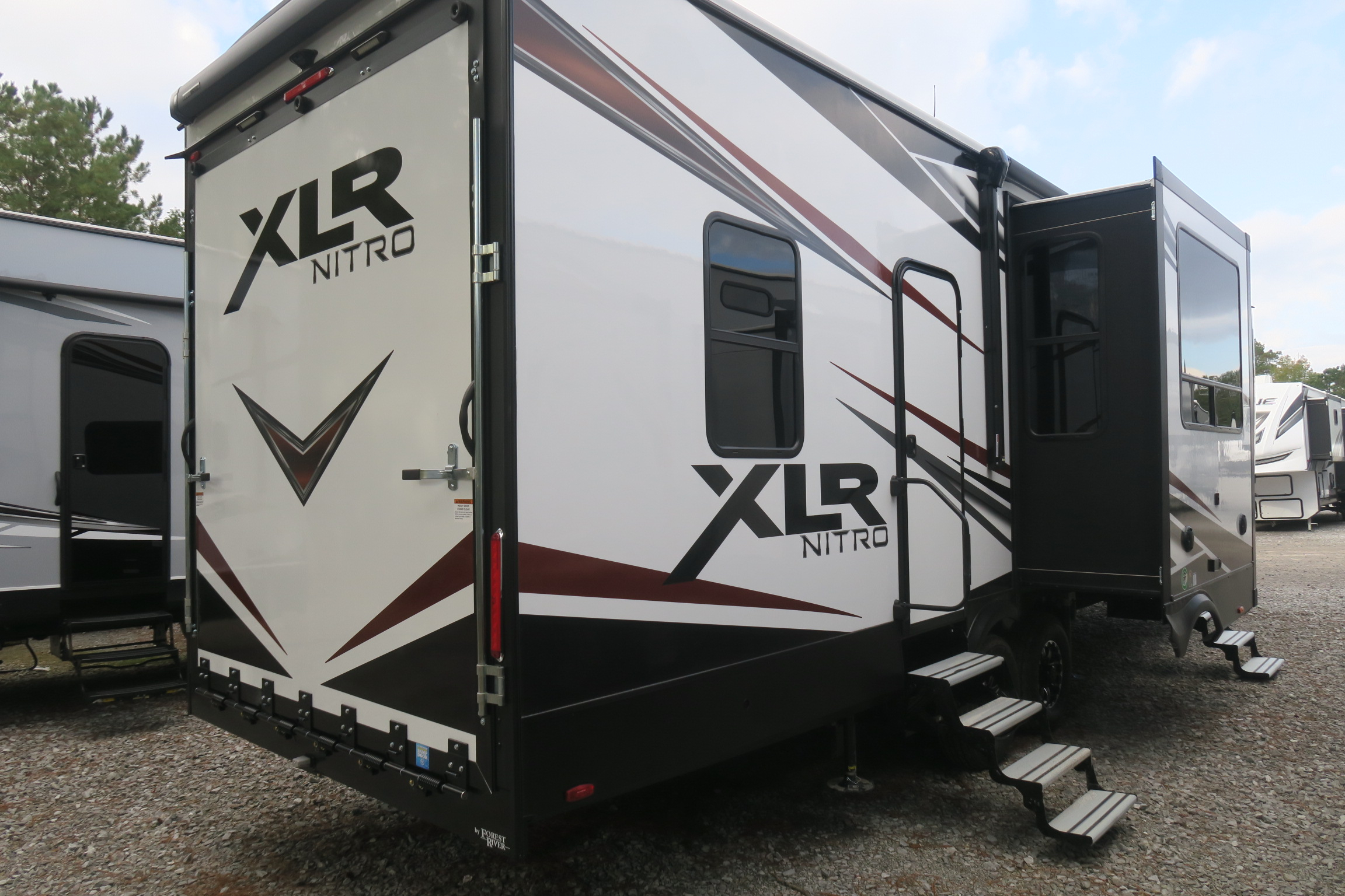 NEW 2021 XLR NITRO 321 - Overview | Berryland Campers