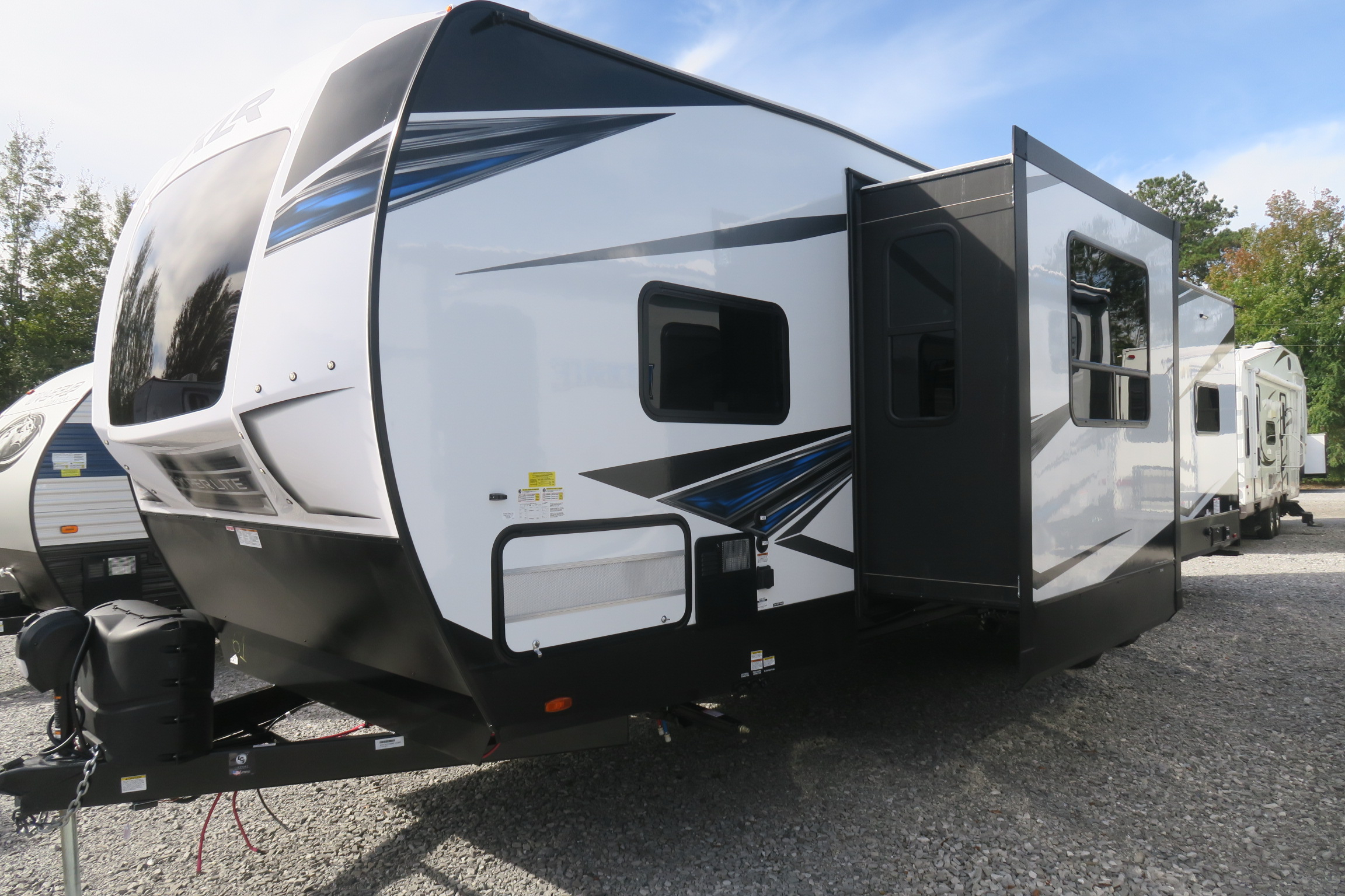 NEW 2021 XLR HYPERLITE 3212 - Overview | Berryland Campers