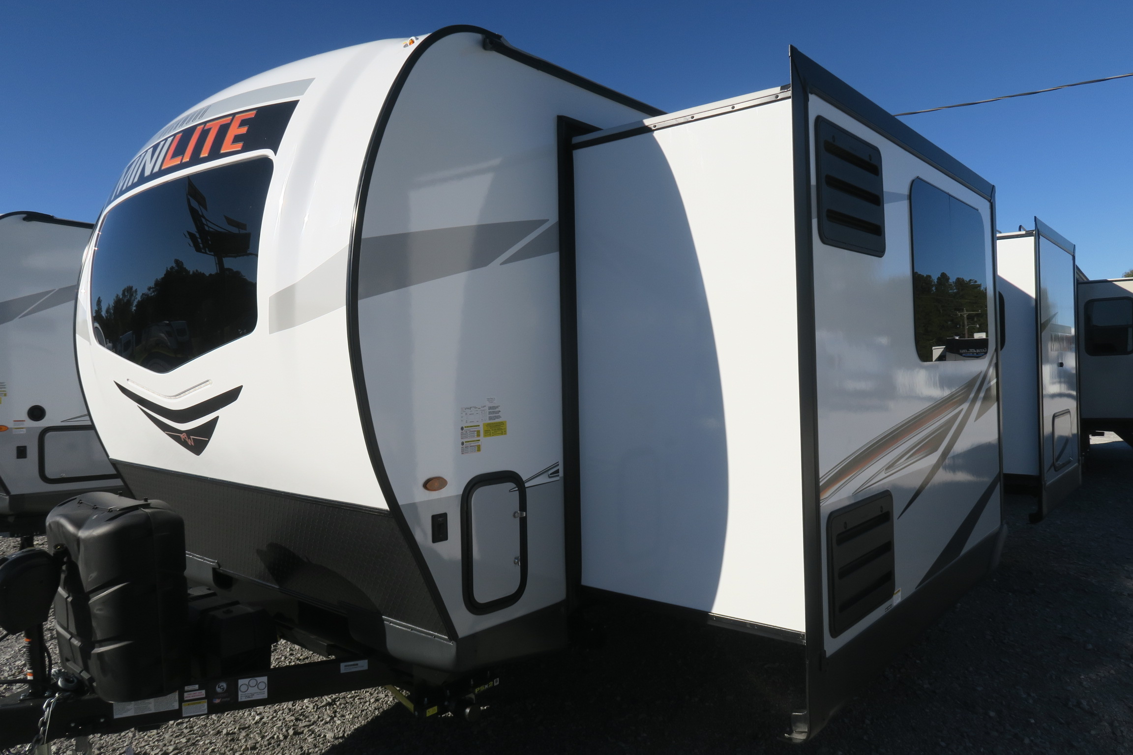 NEW 2021 ROCKWOOD ULTRA LITE 2516S Overview Berryland Campers