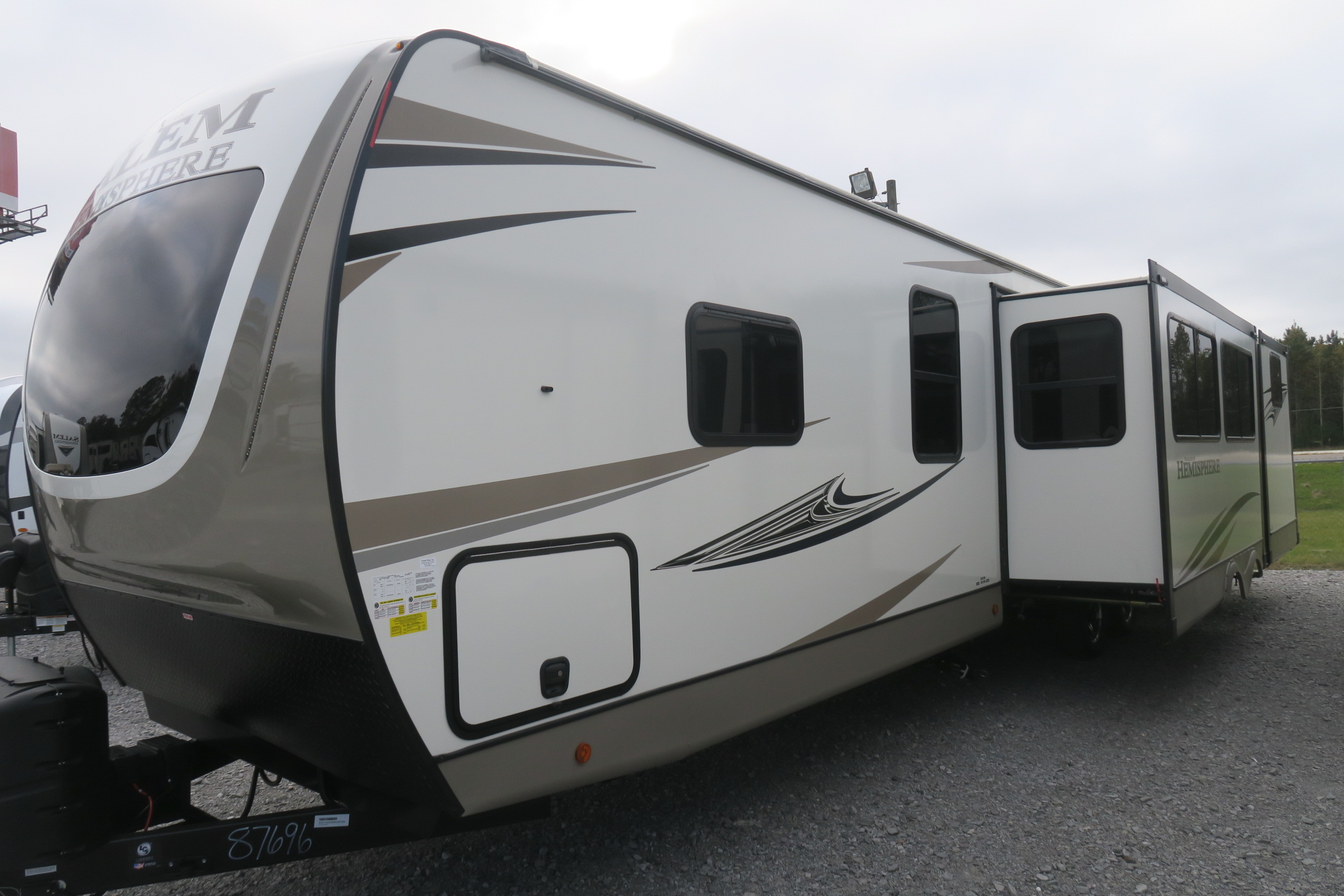 NEW 2021 SALEM HEMISPHERE GLX 314BUD Overview Berryland Campers