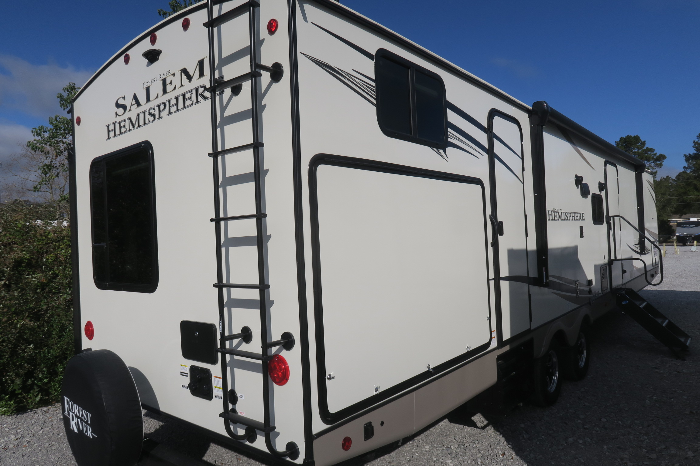 NEW 2021 SALEM HEMISPHERE GLX 314BUD Overview Berryland Campers