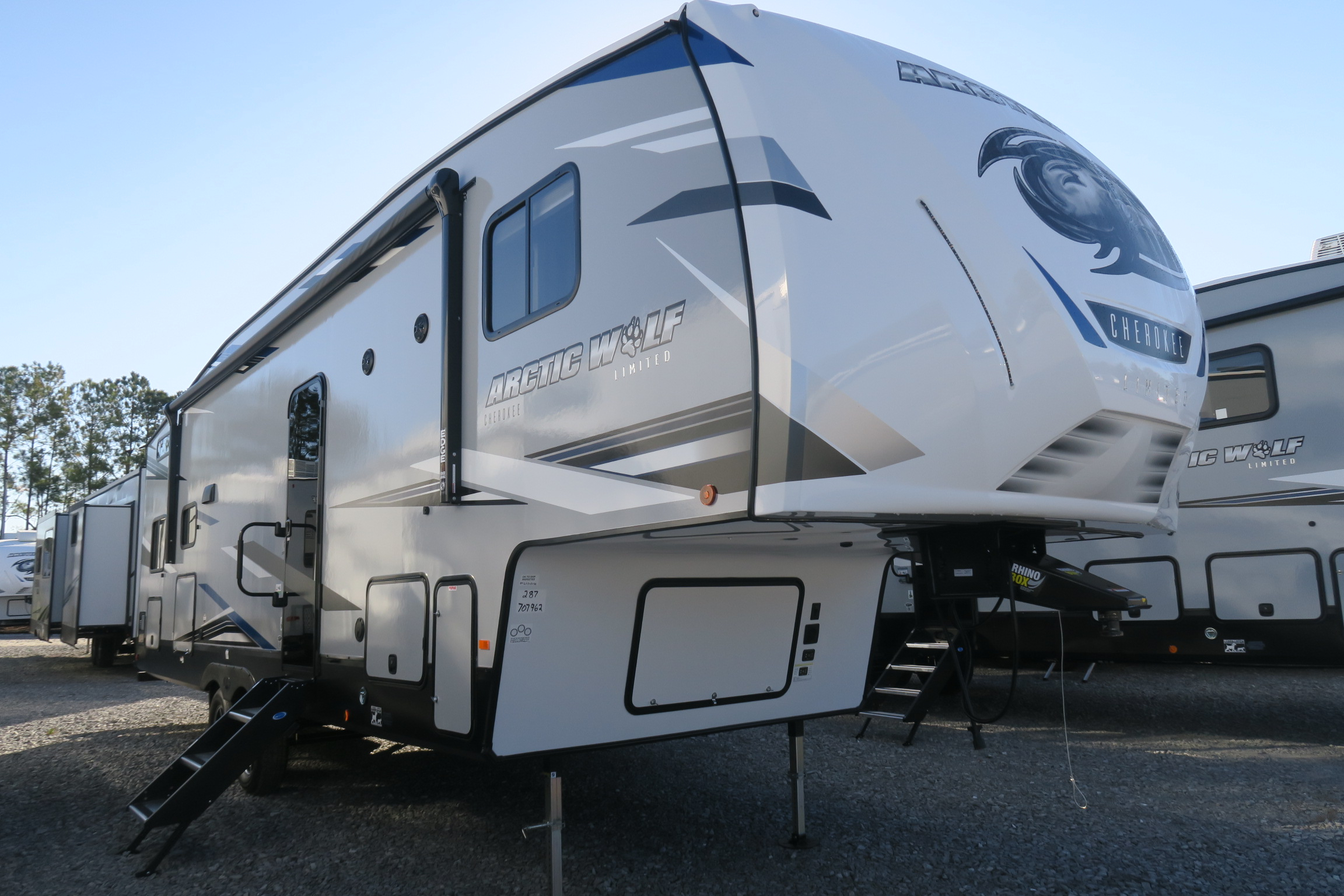 NEW 2021 CHEROKEE ARCTIC WOLF 287BH - Overview | Berryland Campers