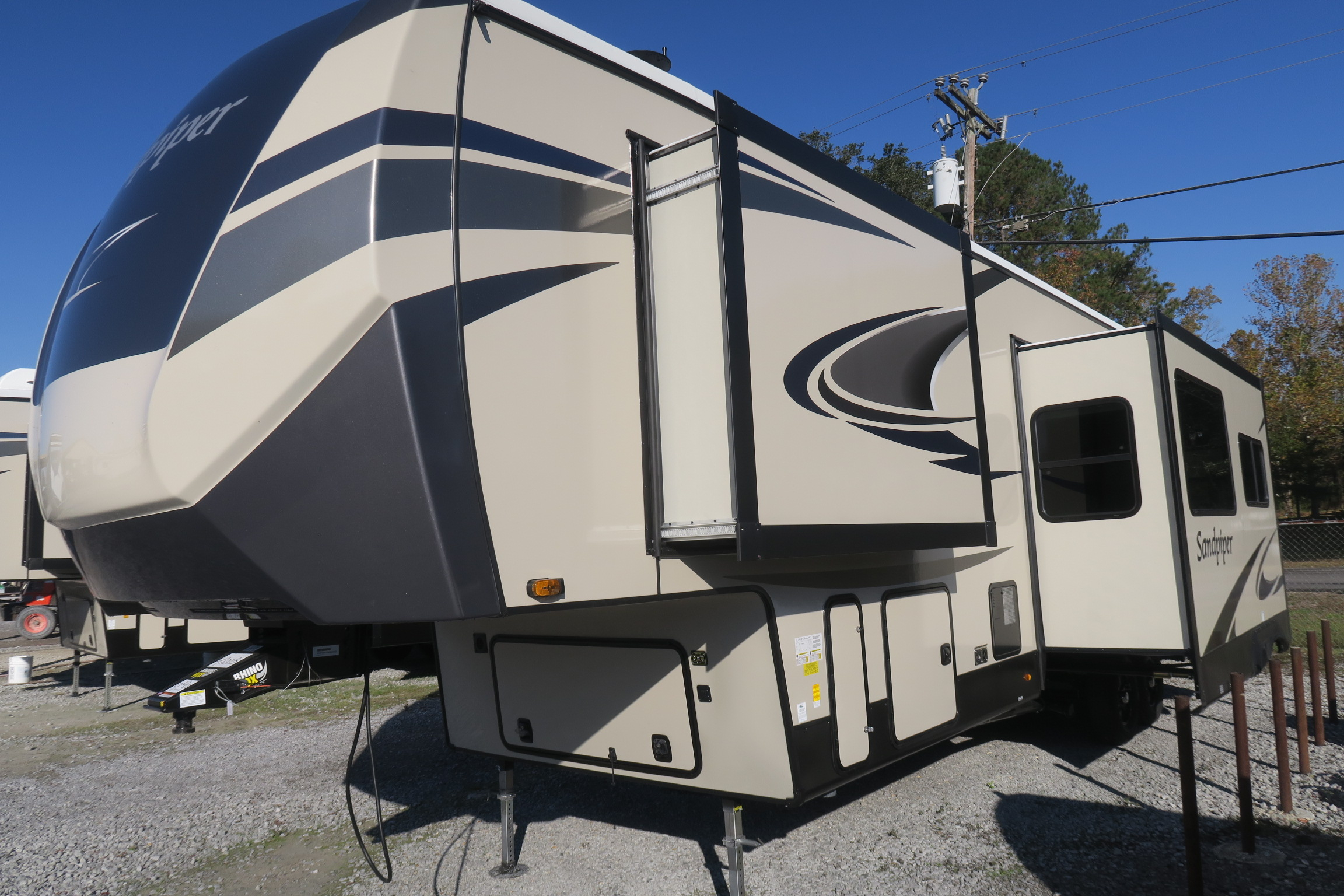 NEW 2021 SANDPIPER C CLASS 3440BH - Overview | Berryland Campers