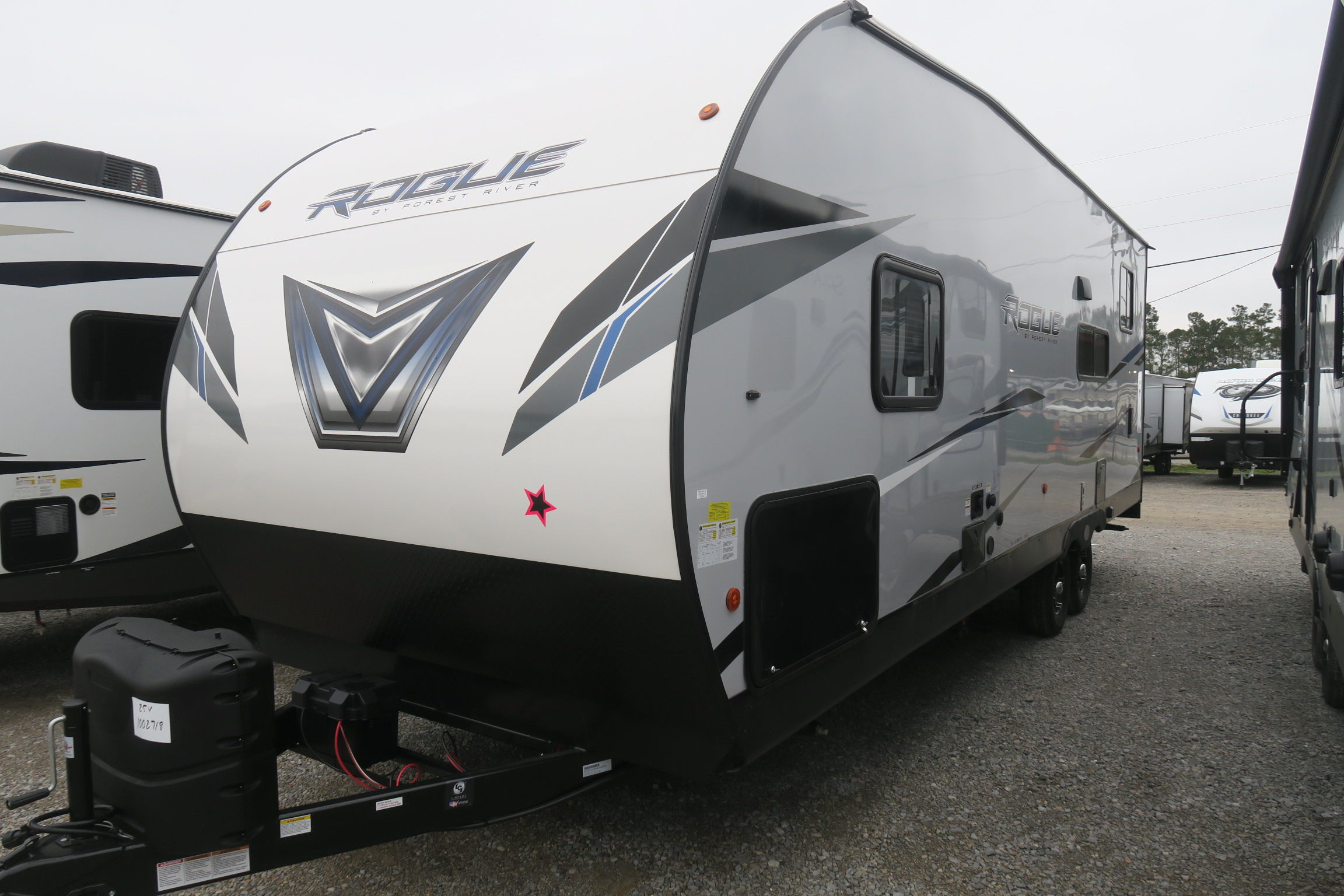 NEW 2021 VENGEANCE ROGUE 25V Overview Berryland Campers
