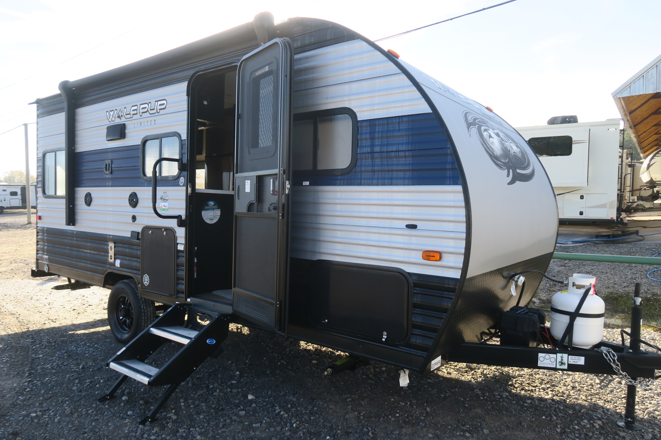 new-2021-cherokee-wolf-pup-16ts-overview-berryland-campers