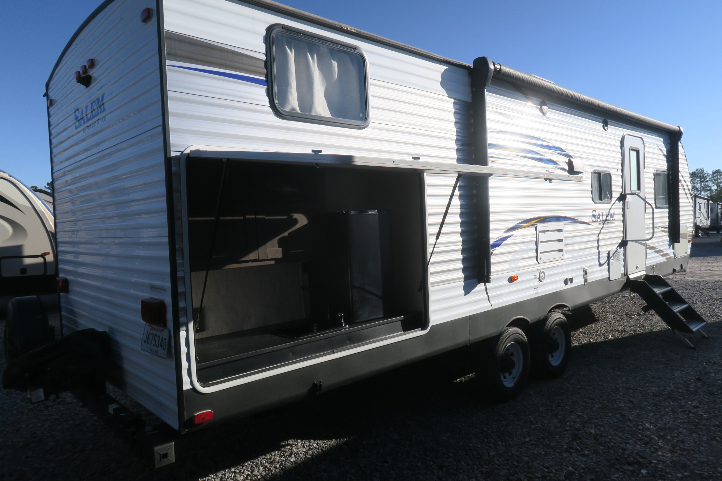 USED 2018 SALEM 30KQBSS Overview Berryland Campers