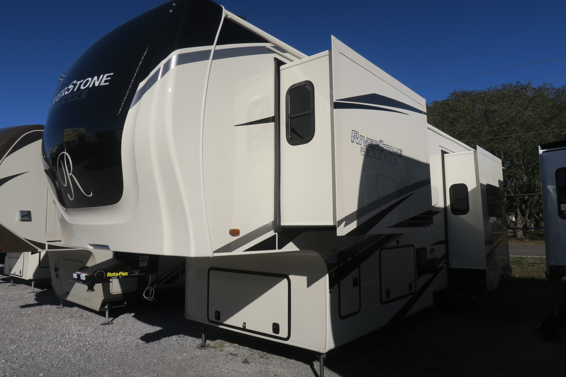 NEW 2021 RIVERSTONE 3850RK - Overview | Berryland Campers