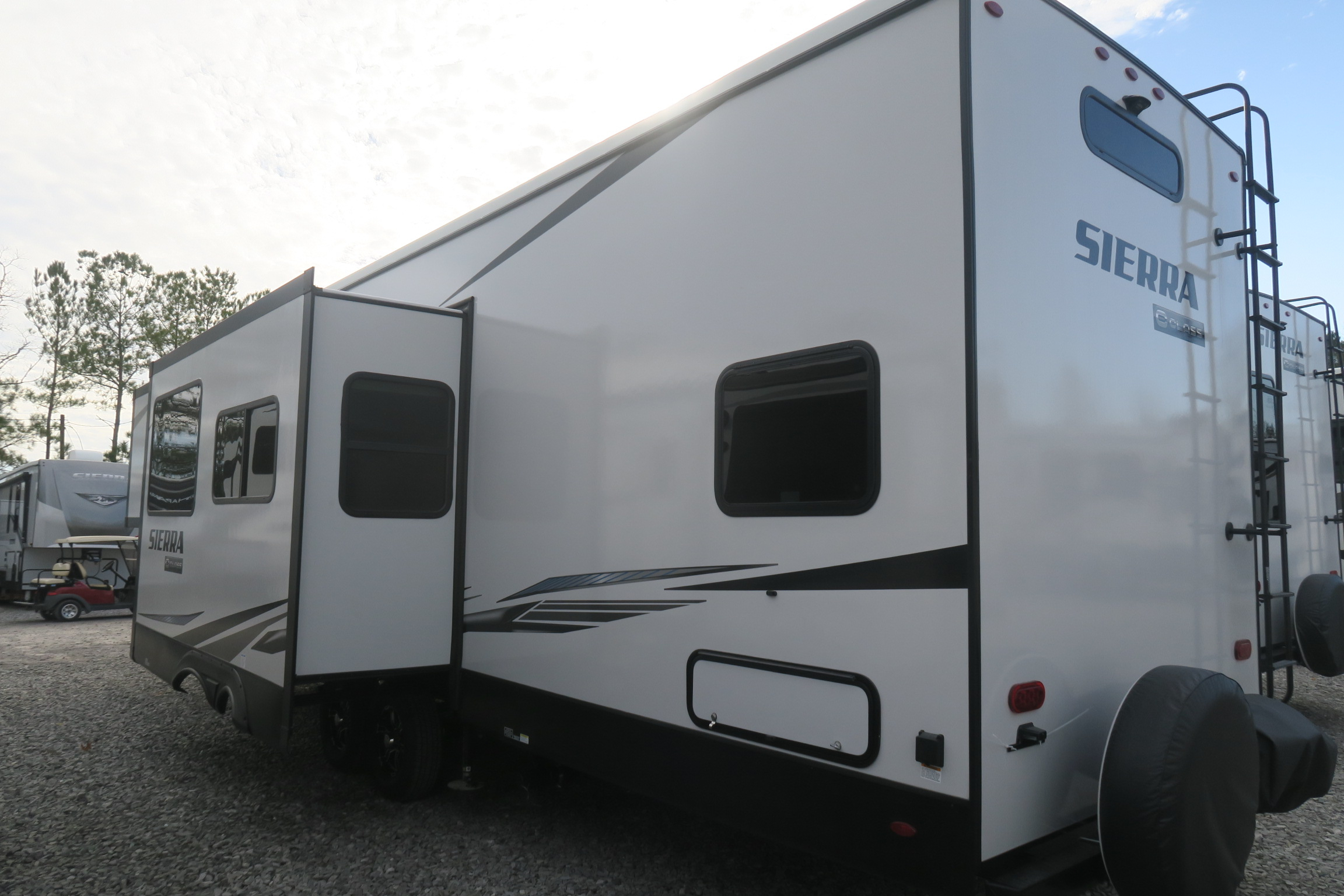 NEW 2021 SIERRA C CLASS 3440BH - Overview | Berryland Campers