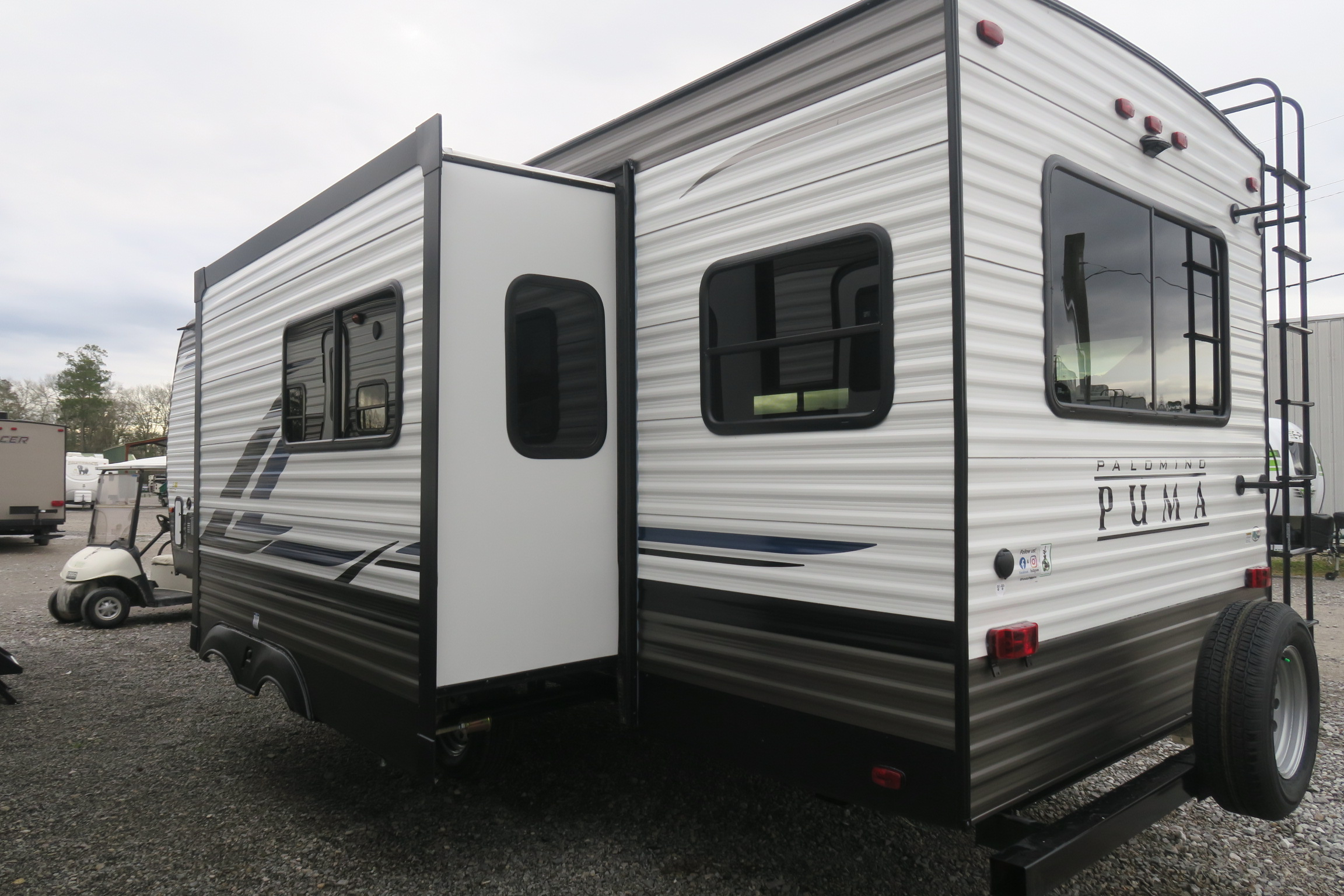 NEW 2021 PUMA 26RLS - Overview | Berryland Campers