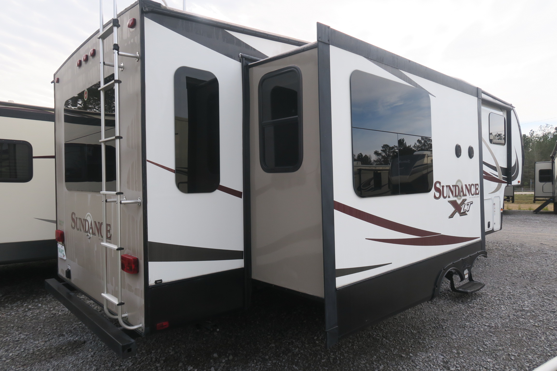 USED 2016 SUNDANCE 285TS Overview Berryland Campers