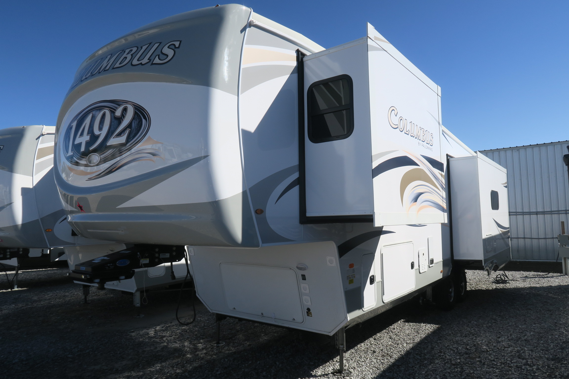NEW 2021 COLUMBUS 1492 329DV - Overview | Berryland Campers