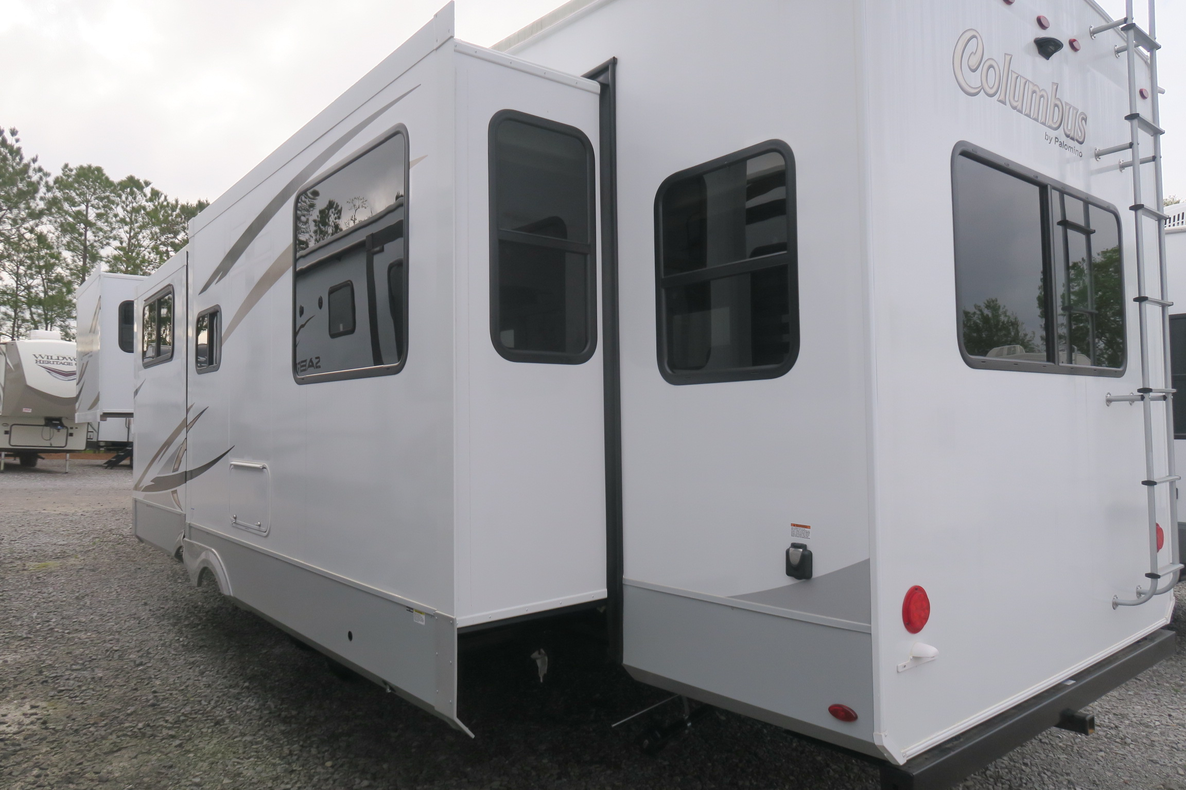 NEW 2021 COLUMBUS 378MBC Overview Berryland Campers