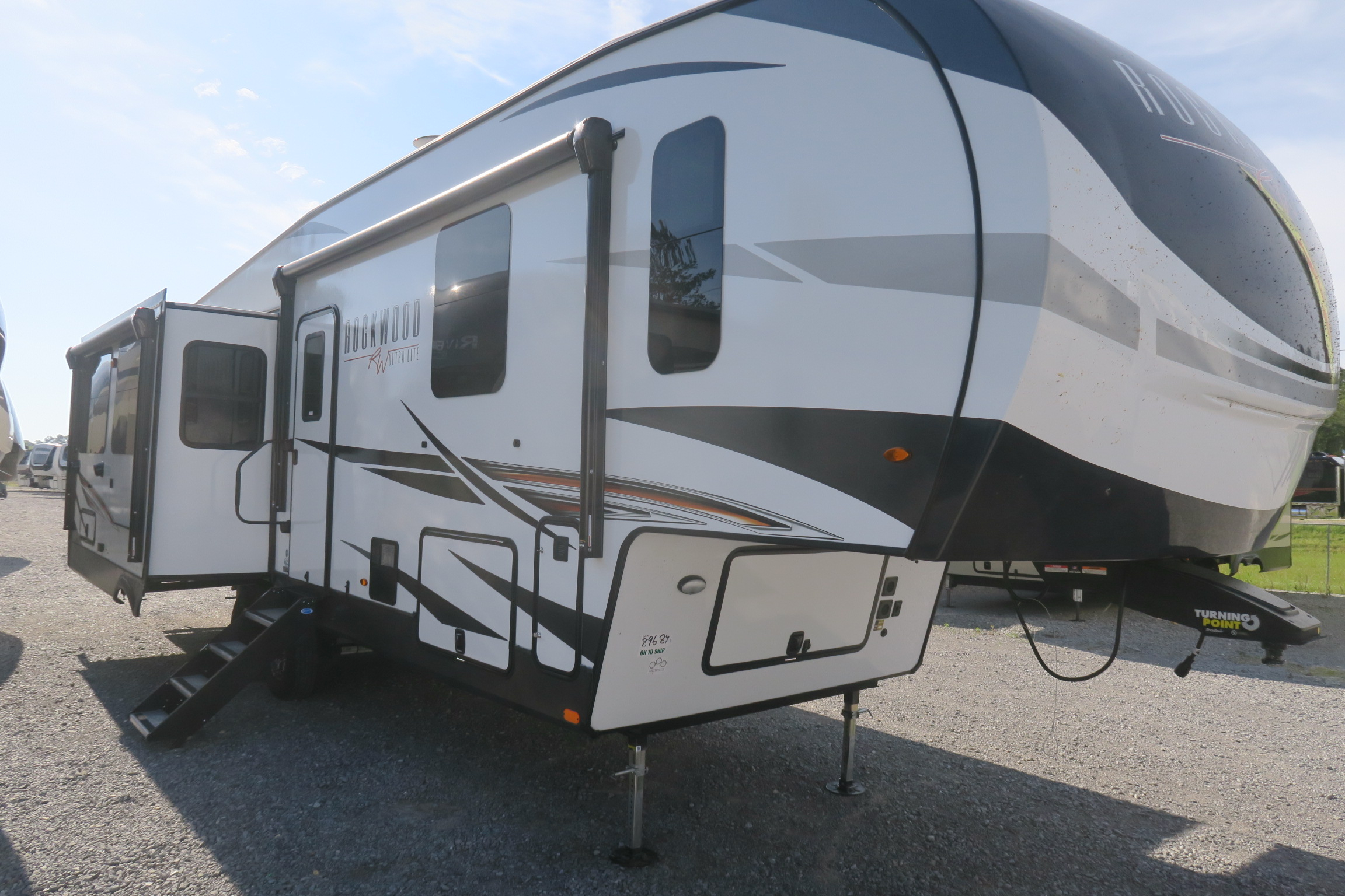 NEW 2021 ROCKWOOD ULTRA LITE 2887MB - Overview | Berryland Campers