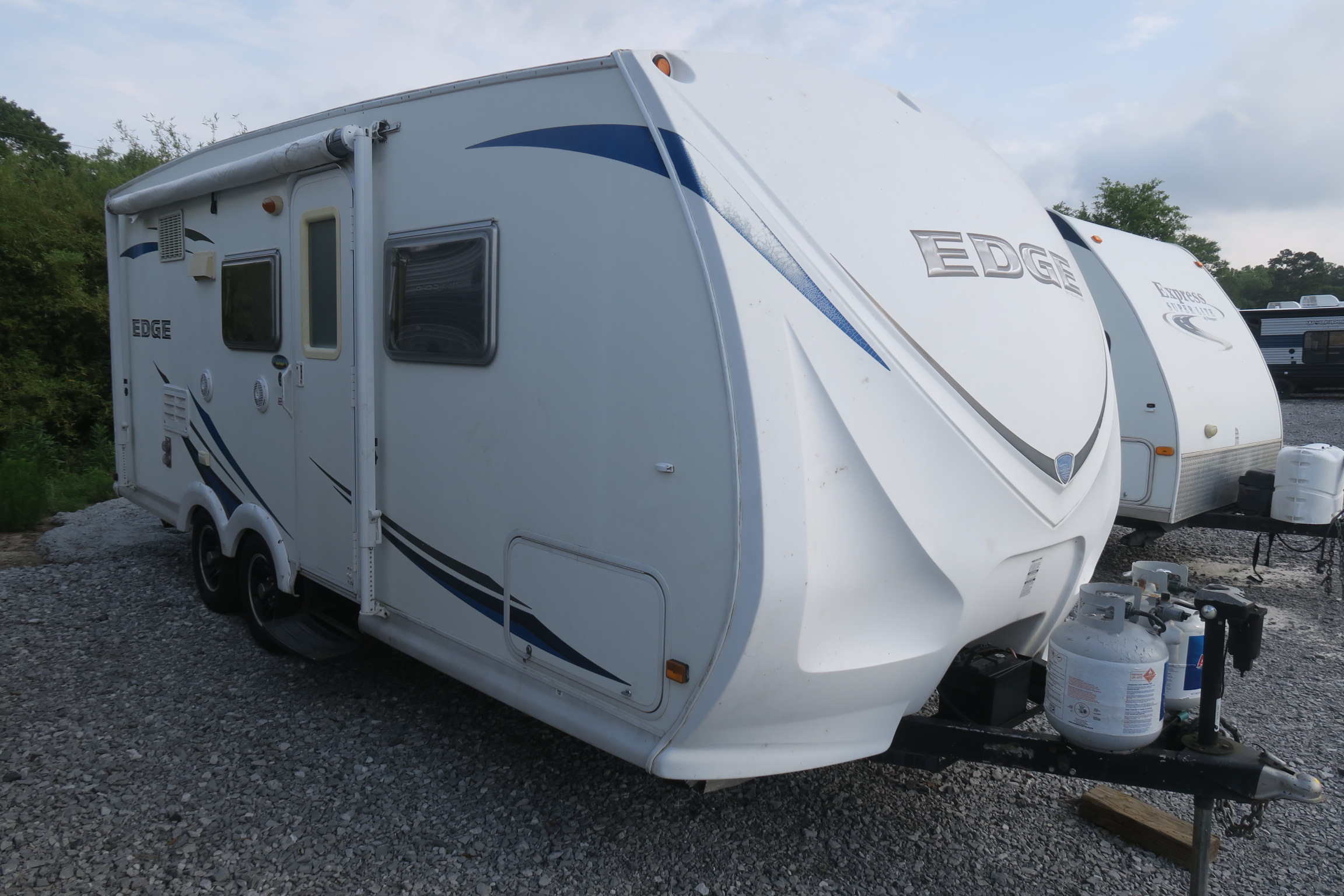 USED 2010 EDGE 21M Overview Berryland Campers