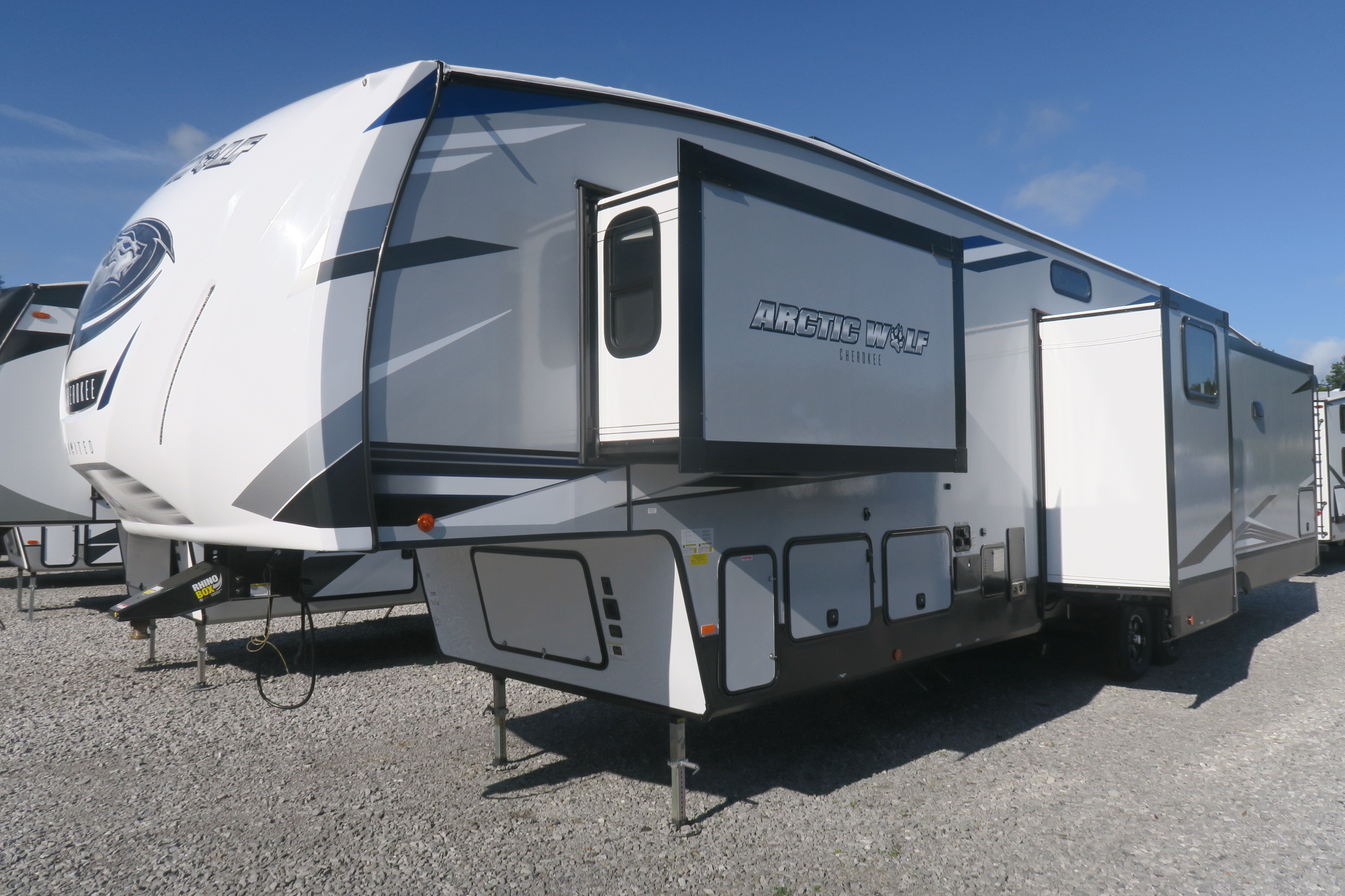 NEW 2021 CHEROKEE ARCTIC WOLF 3880SUITE - Overview | Berryland Campers