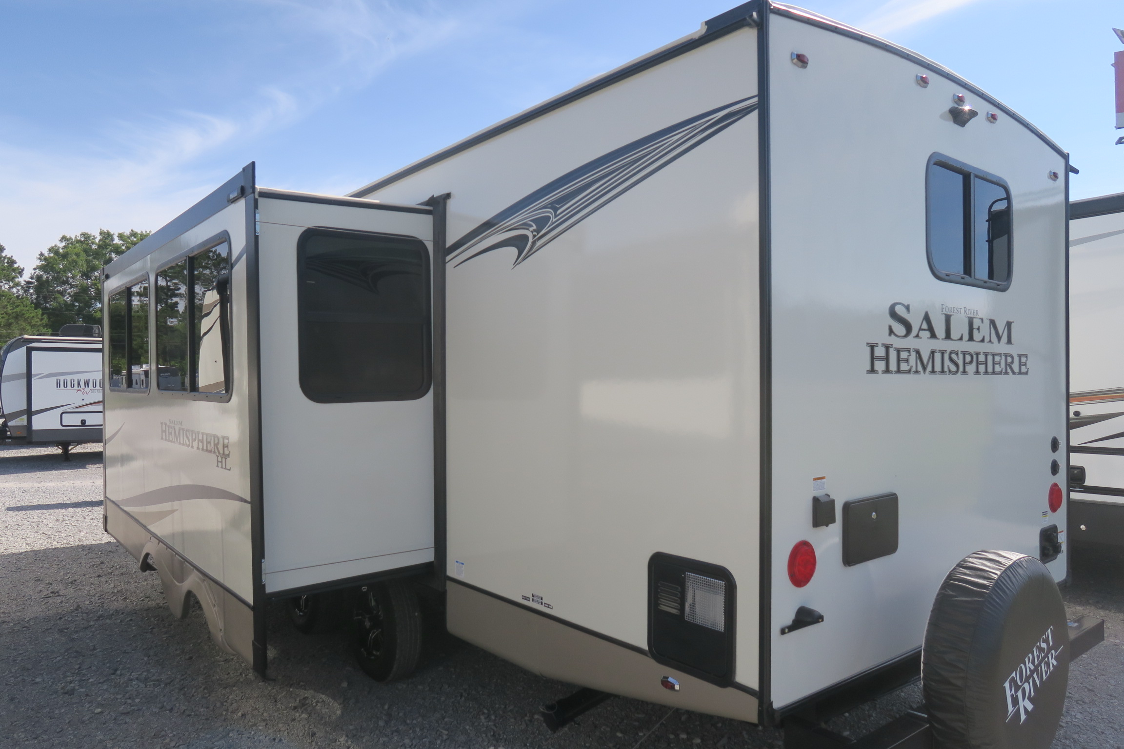 NEW 2021 SALEM HEMISPHERE GLX 25RBHL Overview Berryland Campers