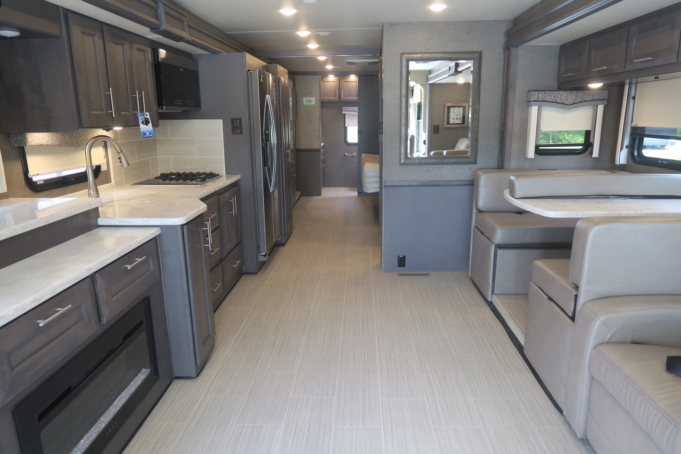 NEW 2022 CHALLENGER 37FH CHALLENGER 37FH Overview Berryland Campers