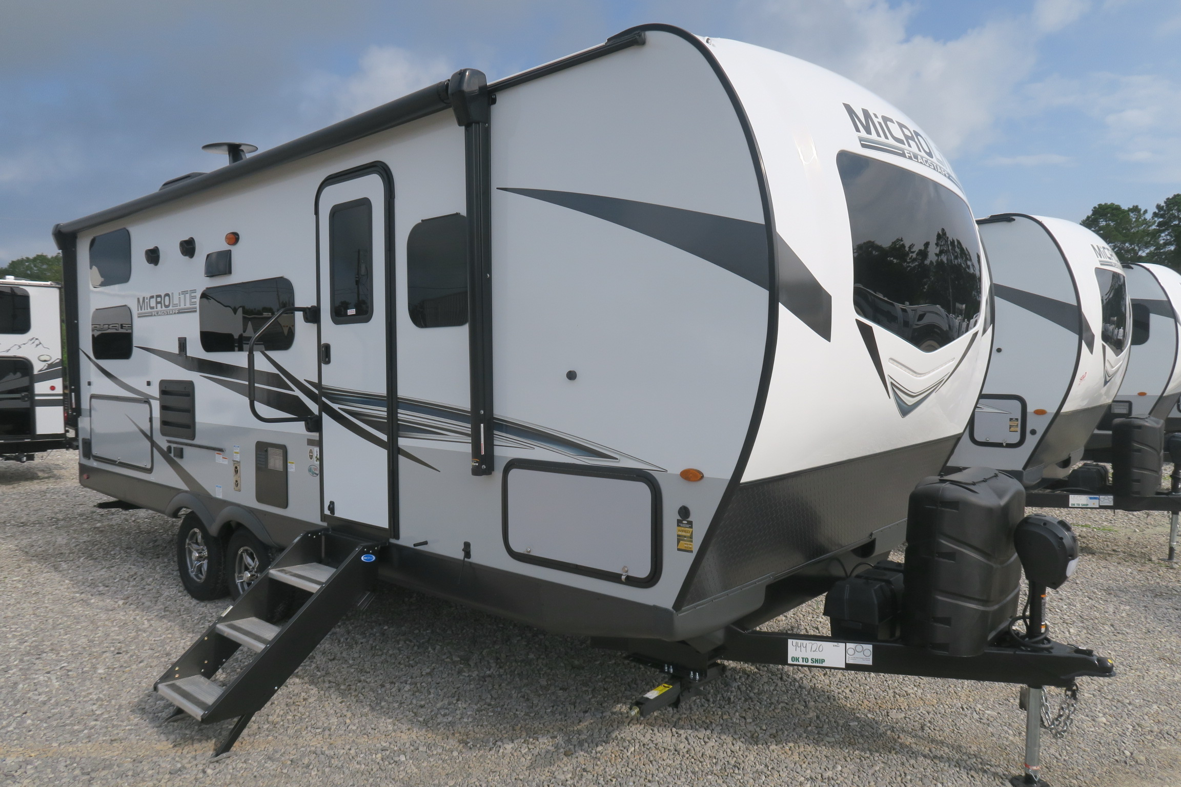 NEW 2021 FLAGSTAFF MICRO LITE 25BRDS - Overview | Berryland Campers