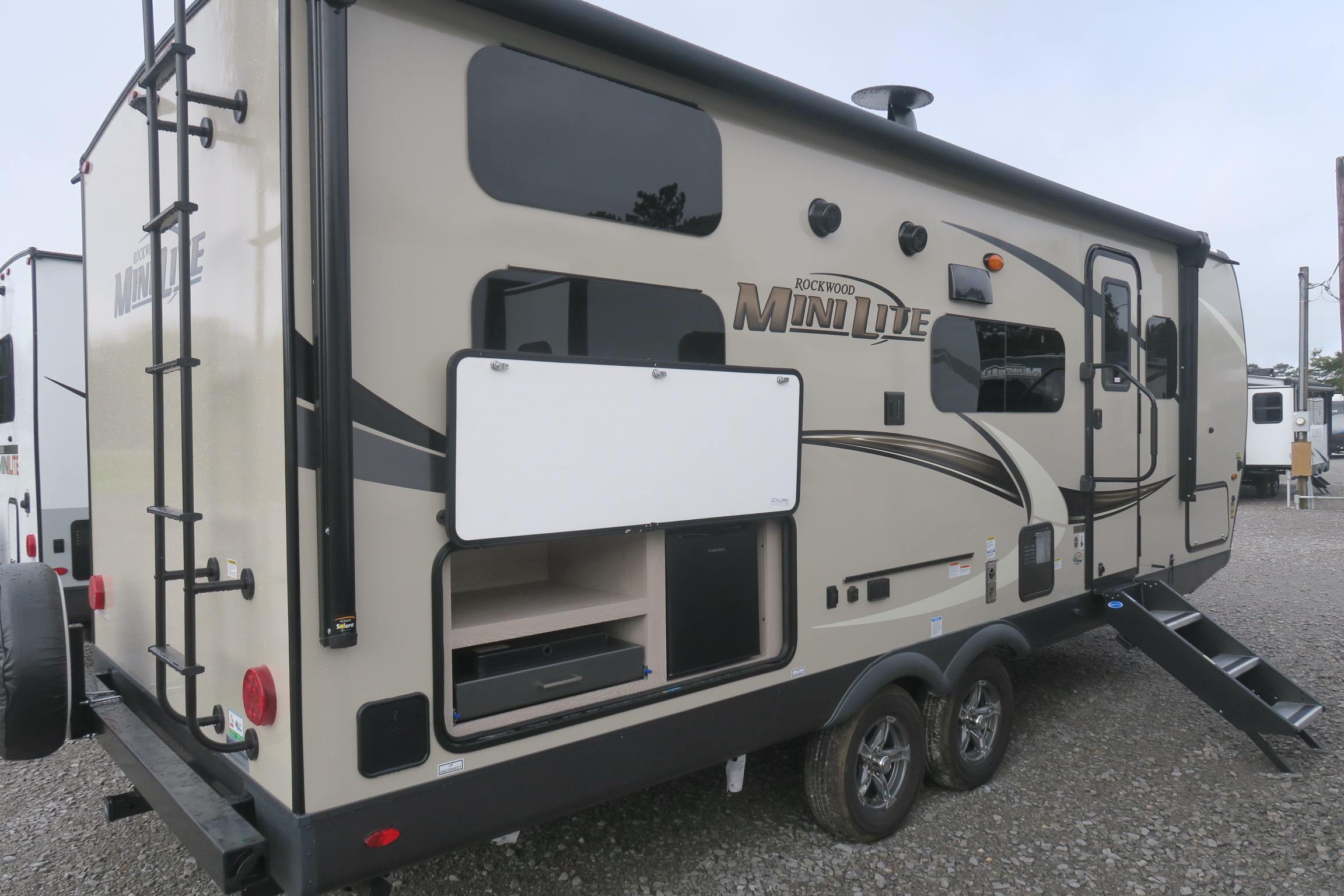 NEW 2021 ROCKWOOD MINI LITE 2509S - Overview | Berryland Campers