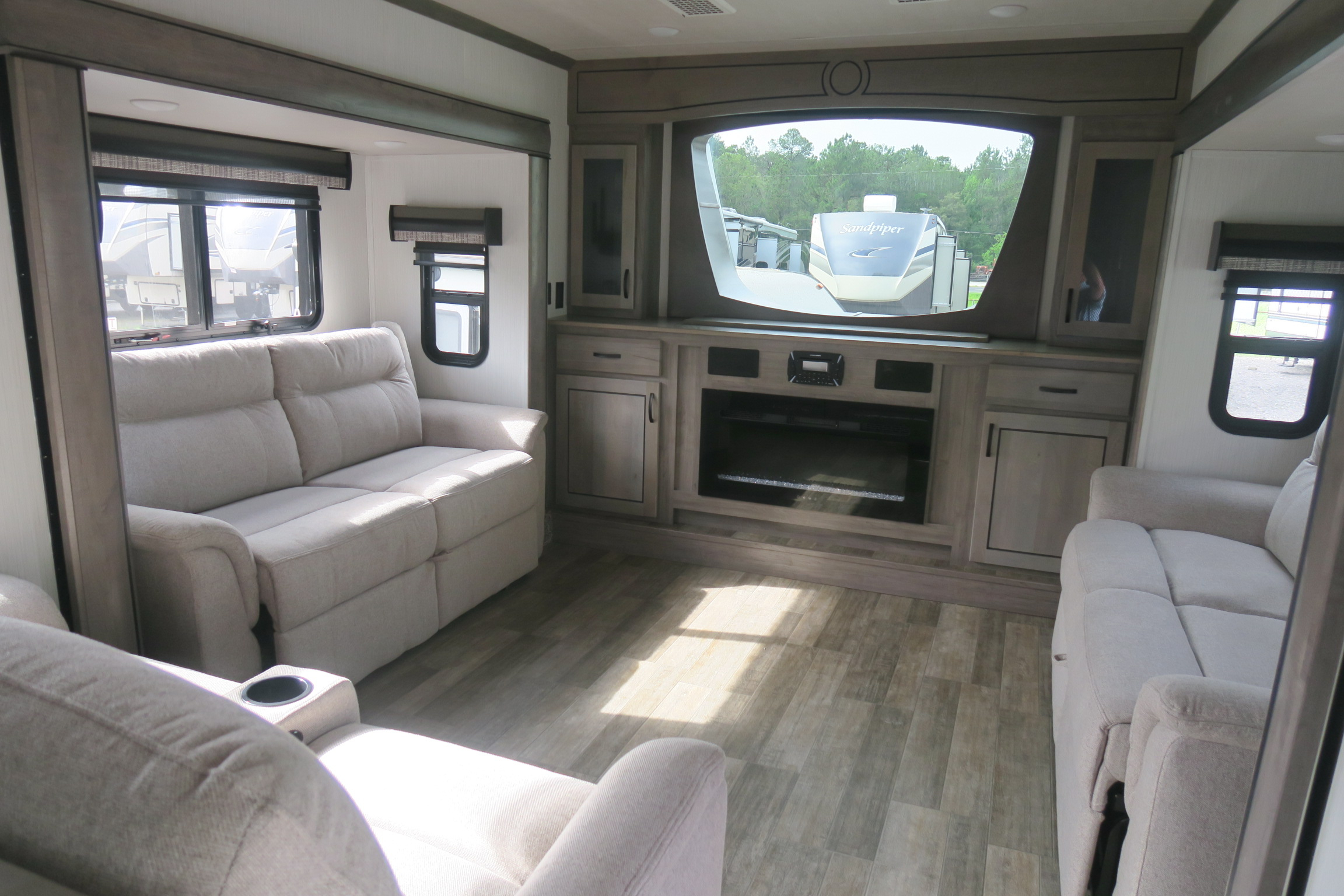 NEW 2021 CEDAR CREEK 371FL Overview Berryland Campers