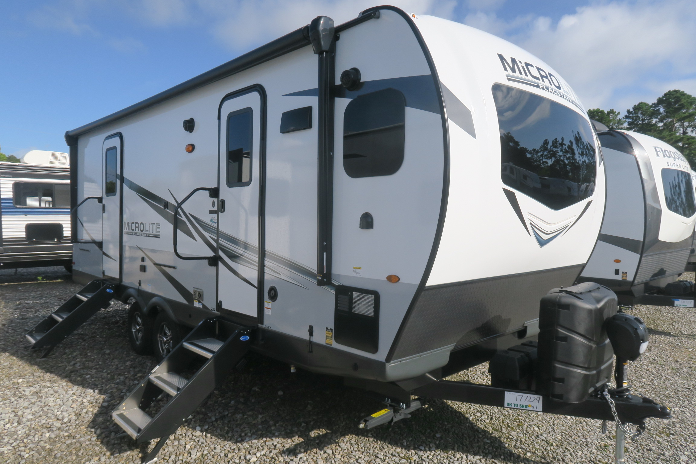 NEW 2021 FLAGSTAFF MICRO LITE 25FKBS - Overview | Berryland Campers