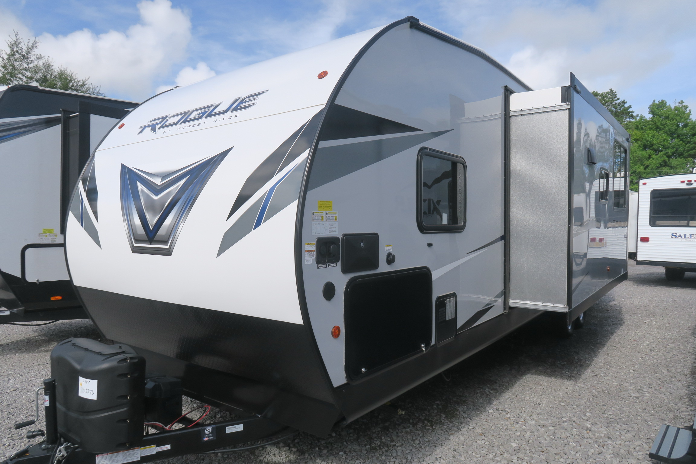 NEW 2021 VENGEANCE ROGUE 29KS Overview Berryland Campers