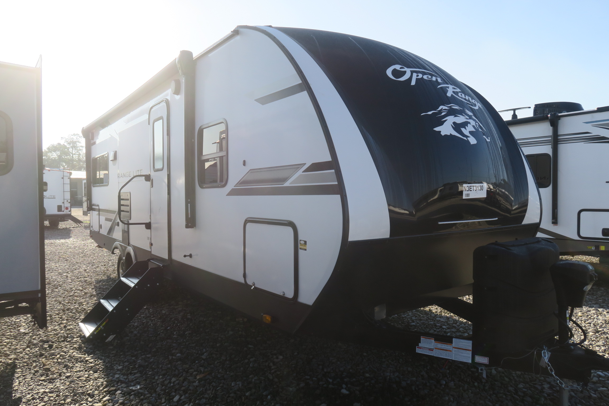 NEW 2022 OPEN RANGE RANGE LITE 242RL - Overview | Berryland Campers
