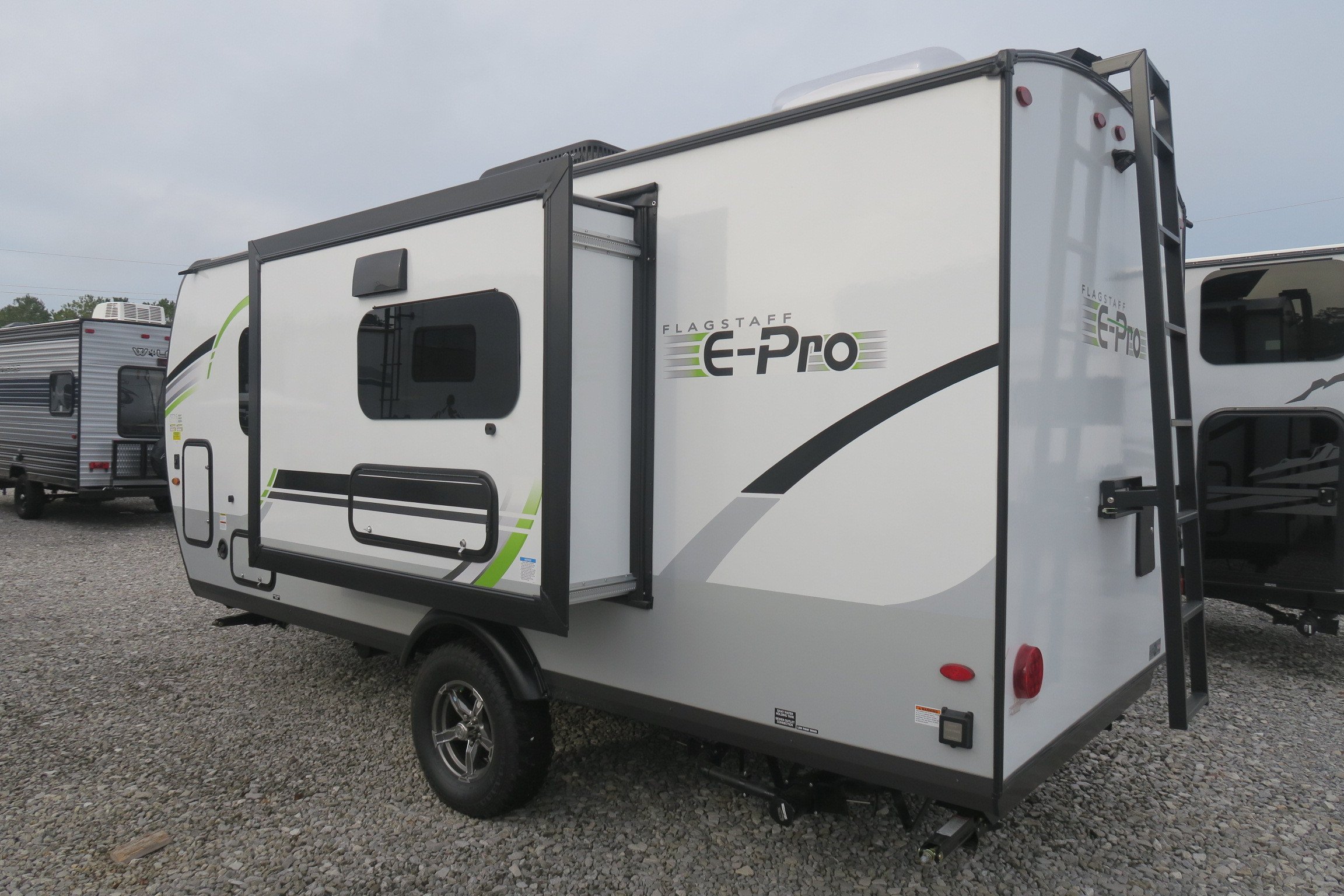 NEW 2022 FLAGSTAFF EPRO 19FDS Overview Berryland Campers