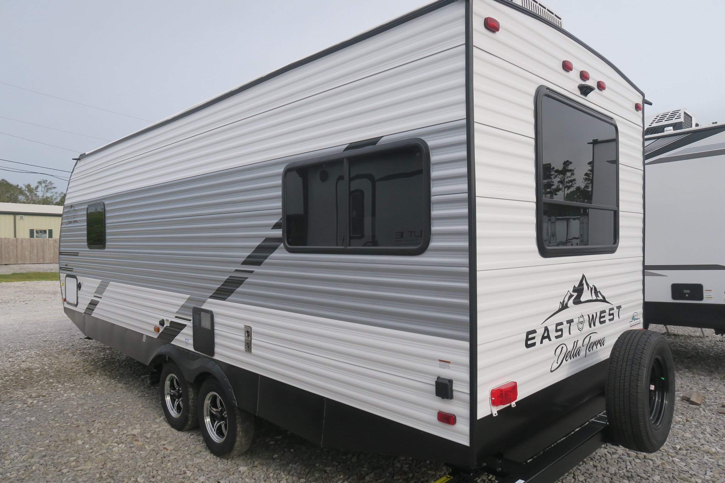 NEW 2022 DELLA TERRA 200RD Overview Berryland Campers