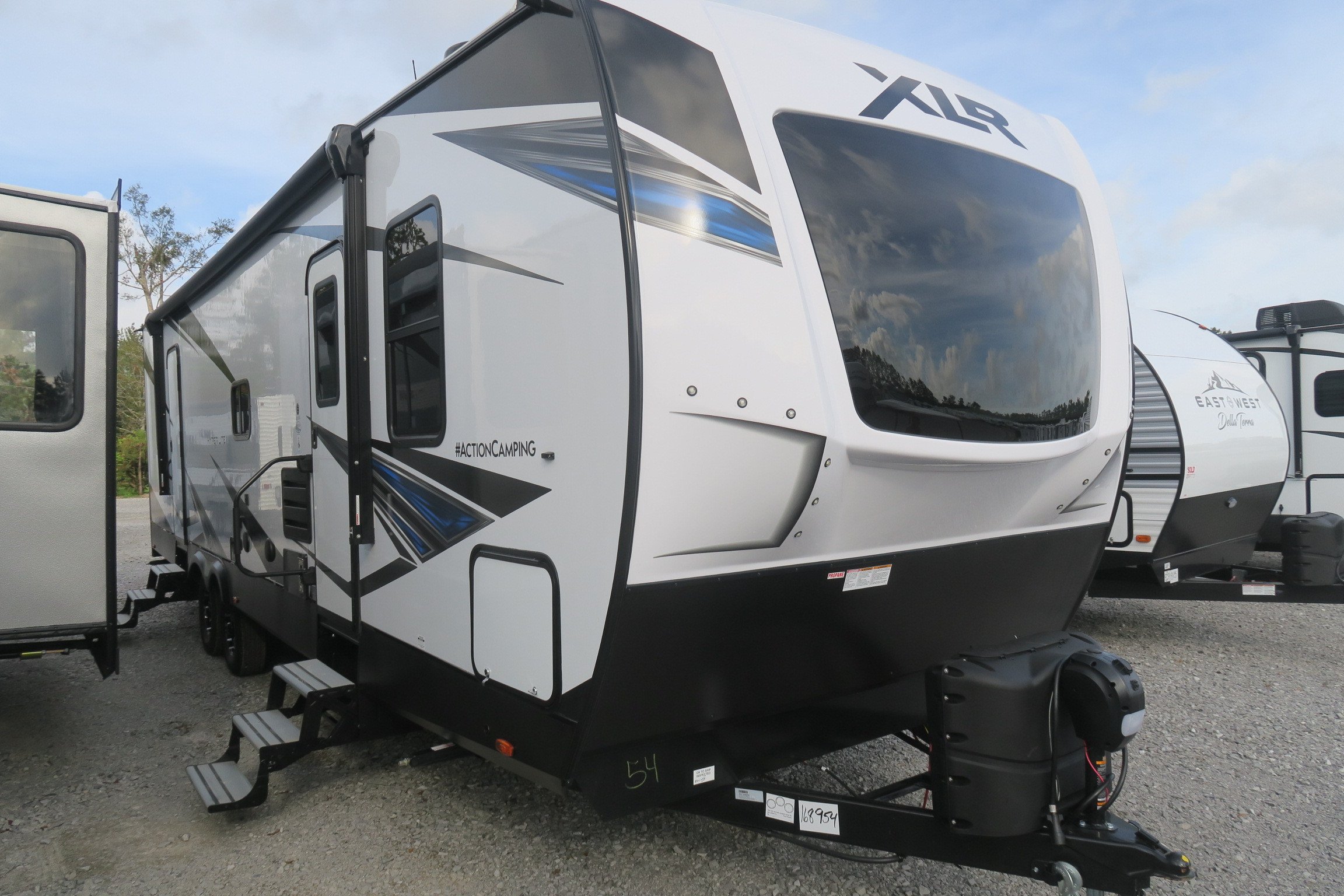 NEW 2022 XLR HYPERLITE 3212 Overview Berryland Campers