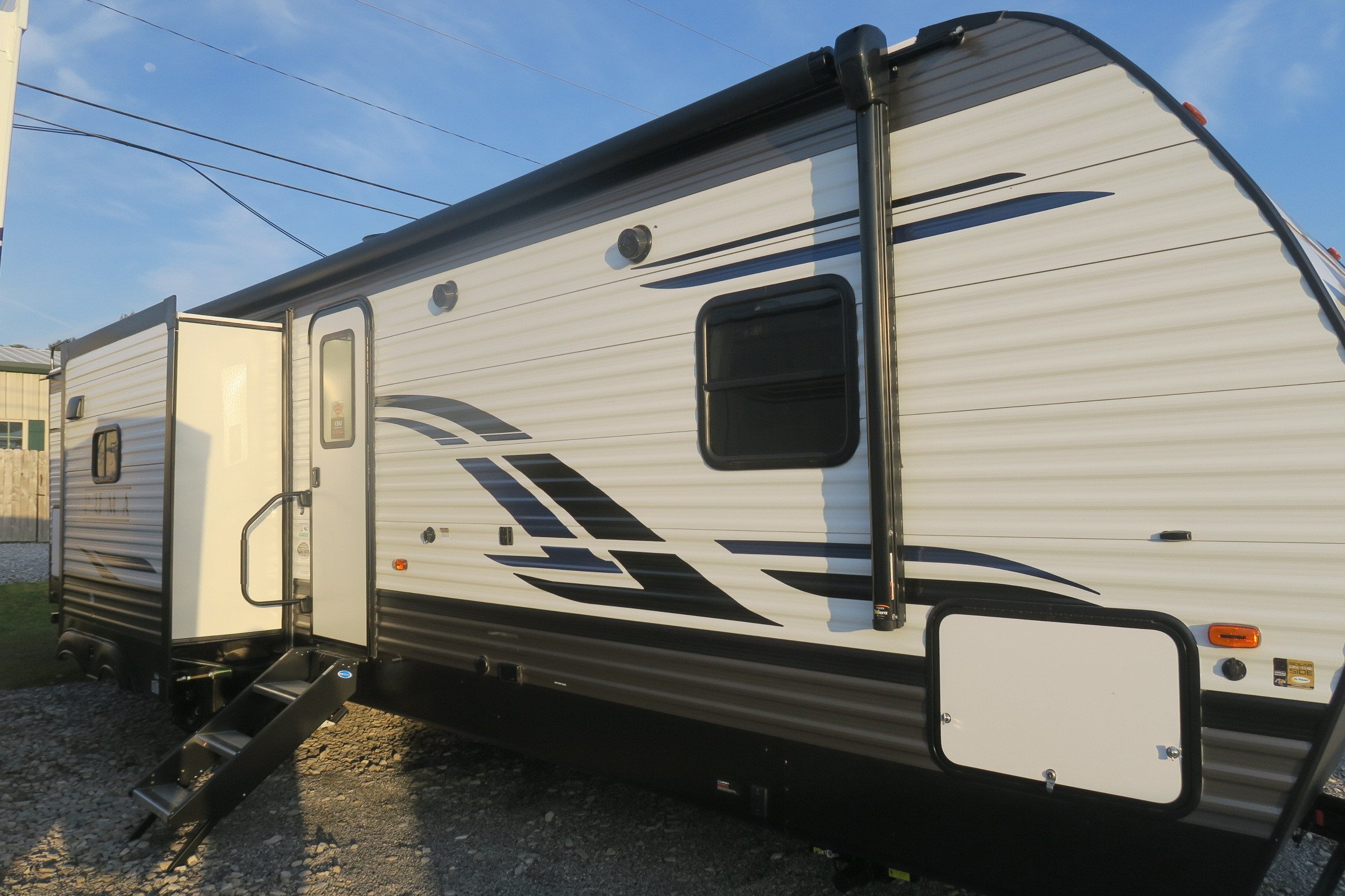 NEW 2022 PUMA 32BH2B - Overview | Berryland Campers