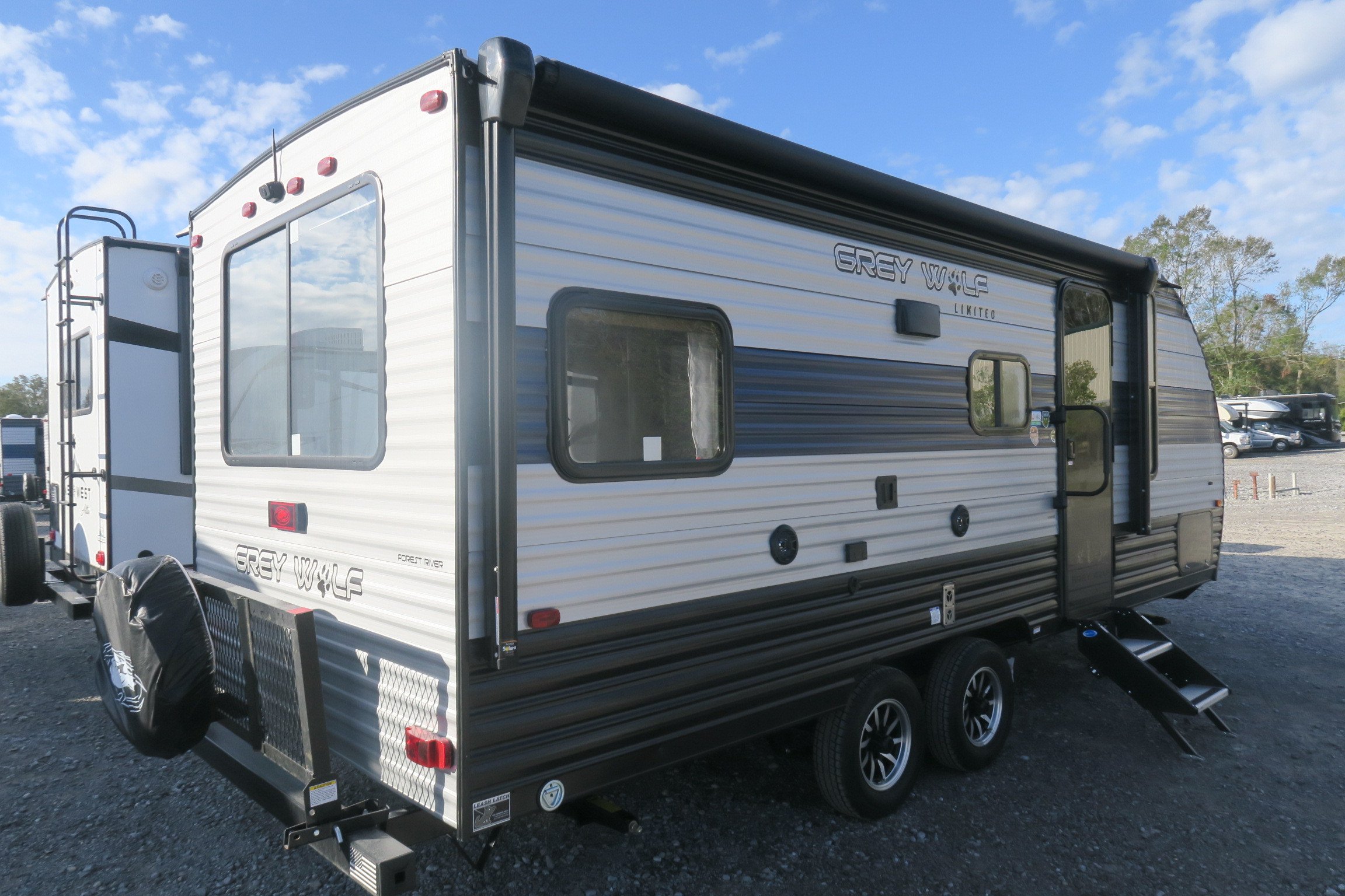 NEW 2022 CHEROKEE GREY WOLF 20RDSE - Overview | Berryland Campers