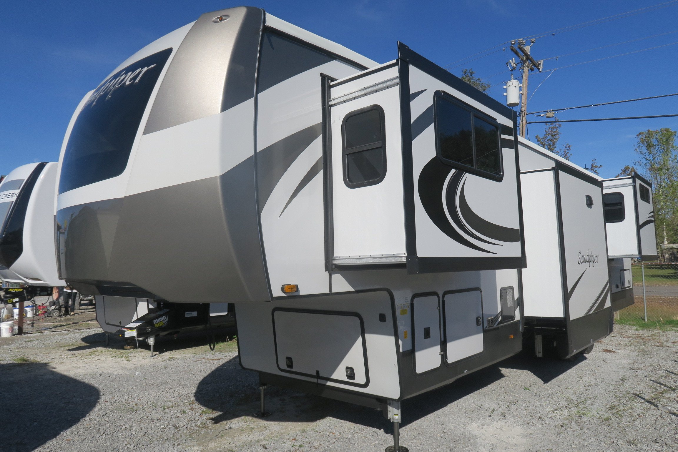 NEW 2022 SANDPIPER 391FLRB - Overview | Berryland Campers