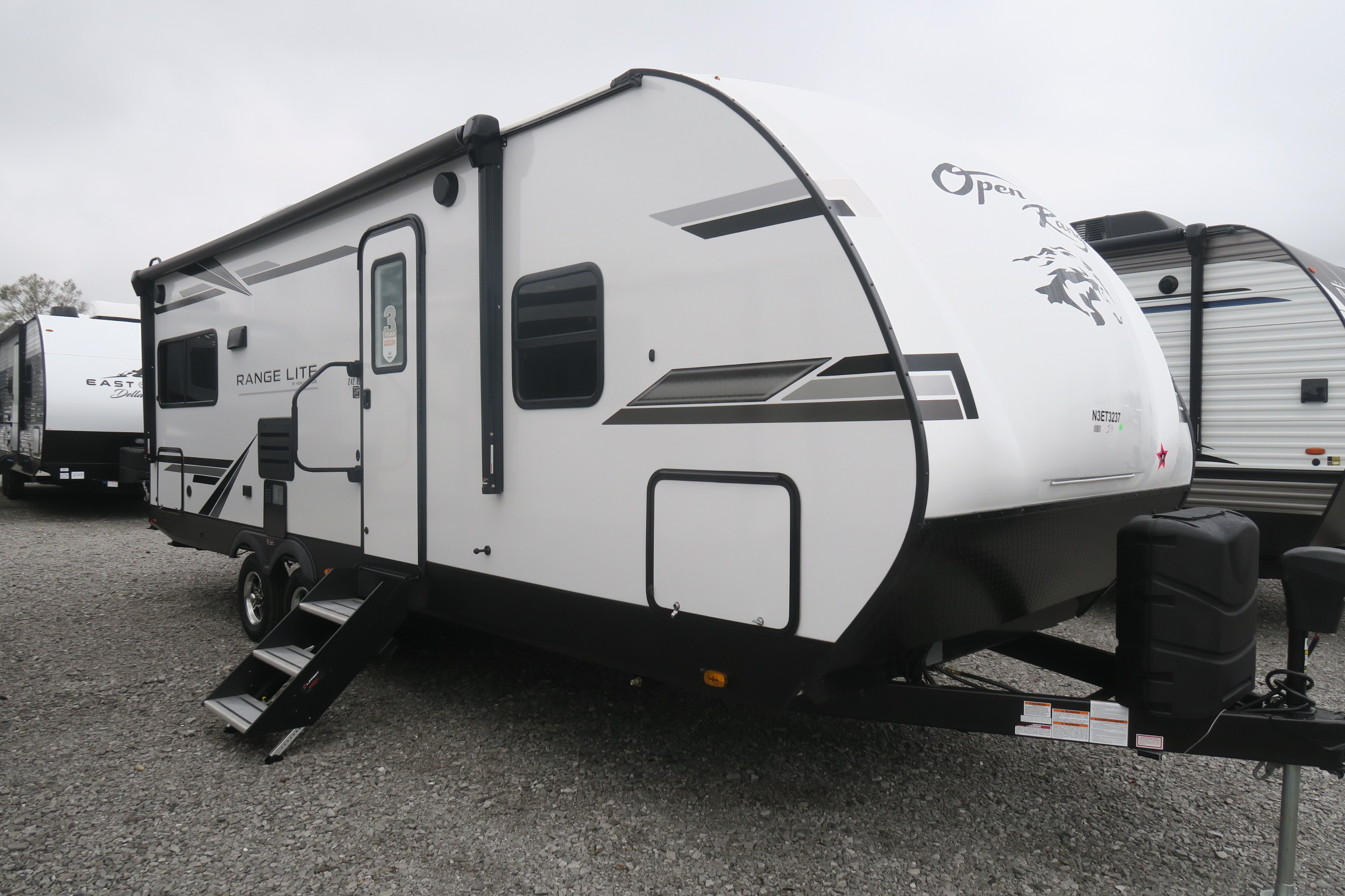 NEW 2022 OPEN RANGE RANGE LITE 242RL - Overview | Berryland Campers