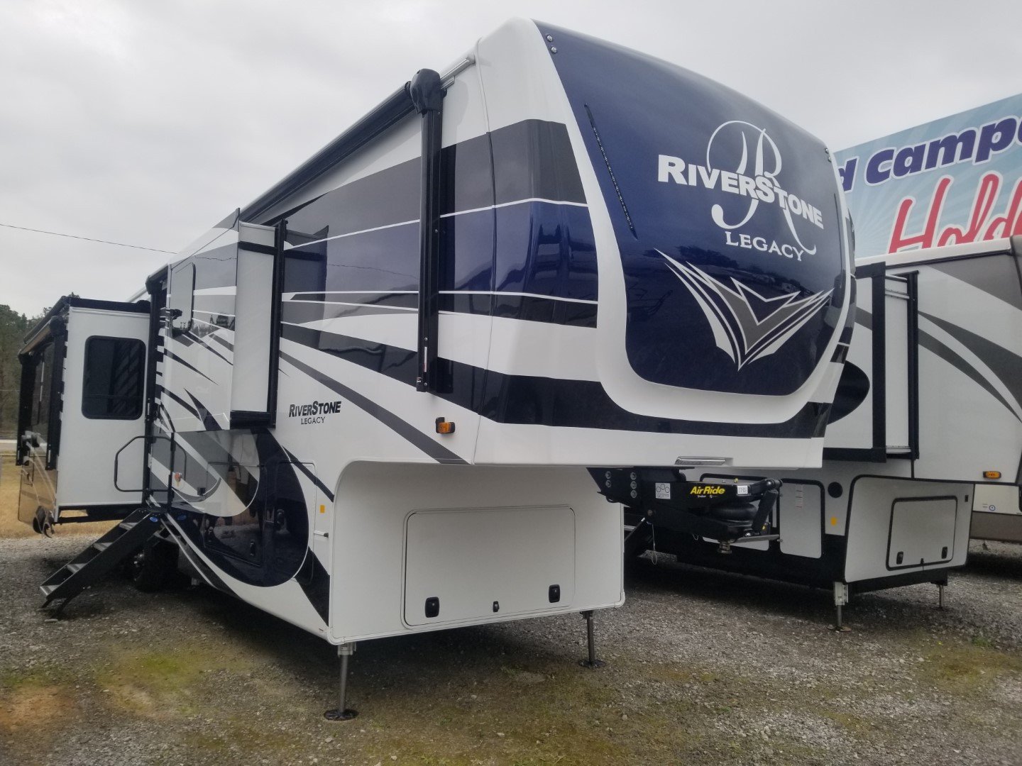 NEW 2022 RIVERSTONE LEGACY 39RKFB Overview Berryland Campers