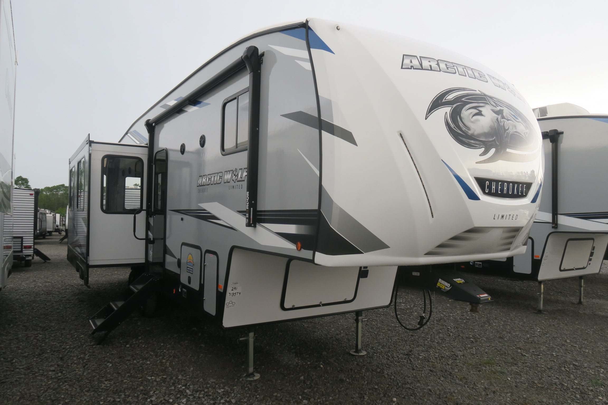 NEW 2022 CHEROKEE ARCTIC WOLF 291RL - Overview | Berryland Campers