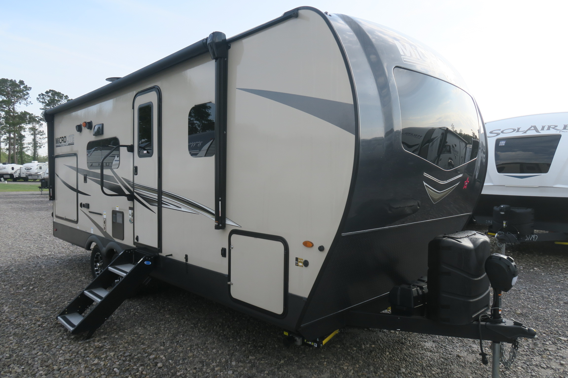 NEW 2022 FLAGSTAFF MICRO LITE 25BSDS Overview Berryland Campers