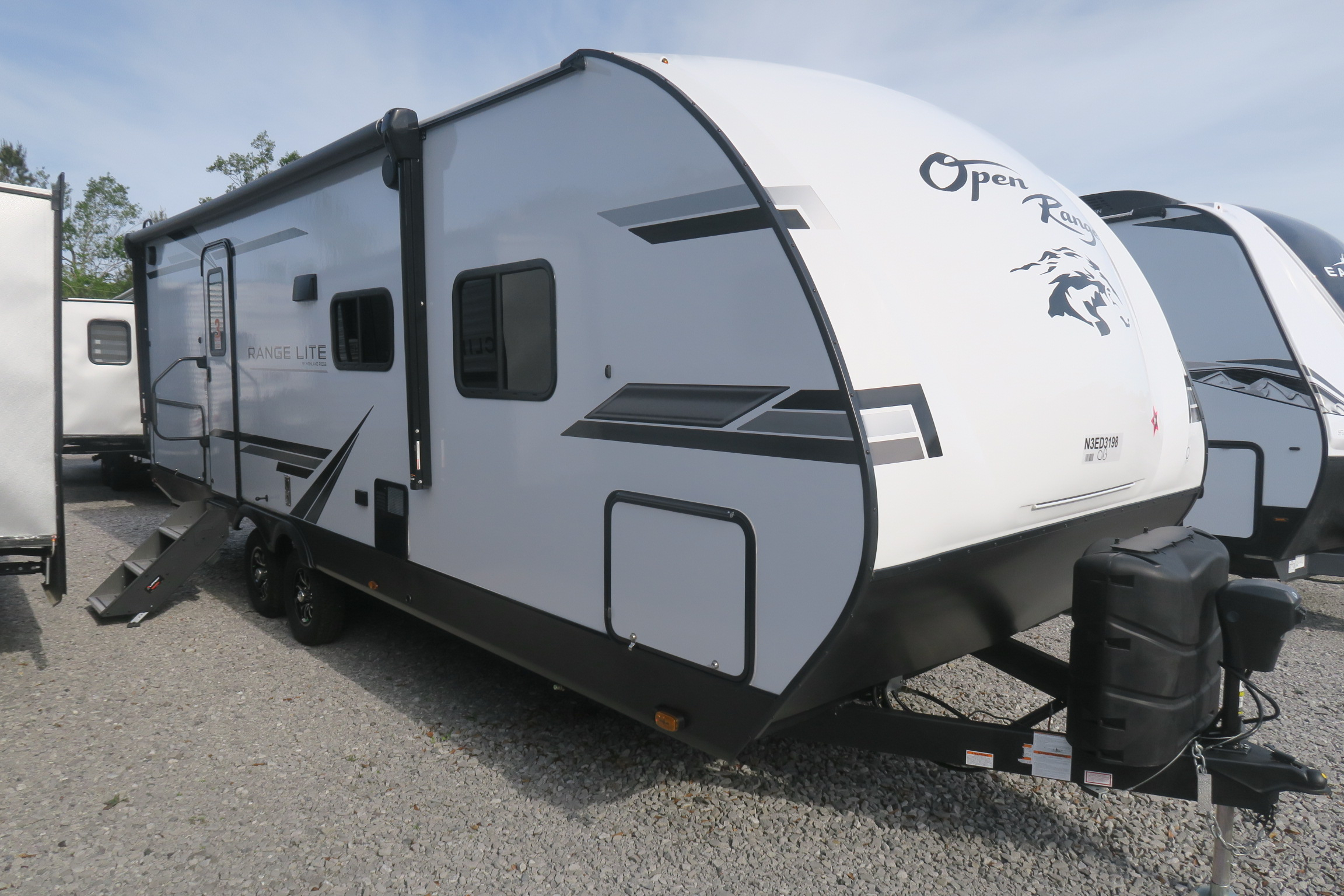 NEW 2022 OPEN RANGE RANGE LITE 241BH - Overview | Berryland Campers