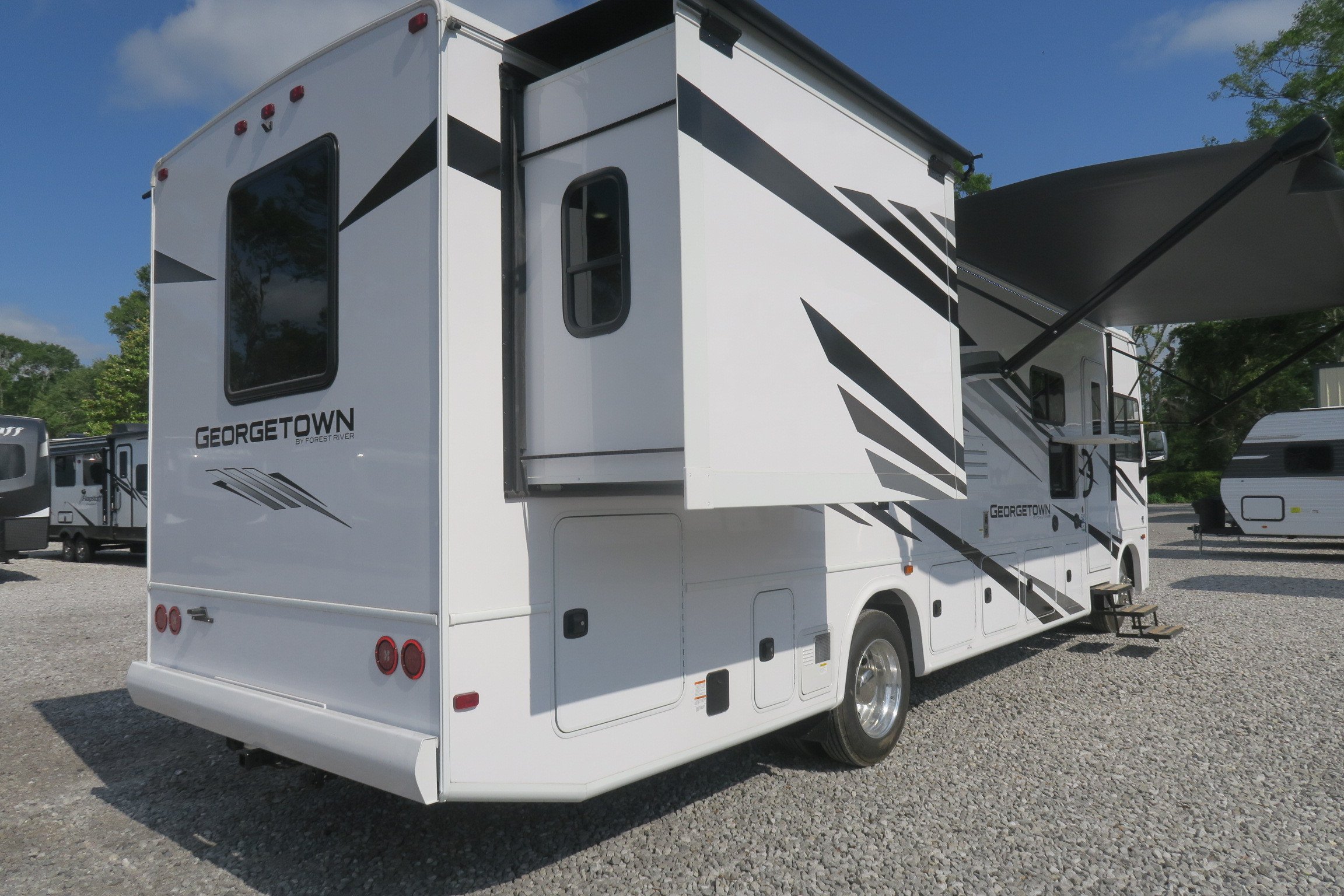 NEW 2022 GEORGETOWN 3 SERIES GT3 32A3 - Overview | Berryland Campers