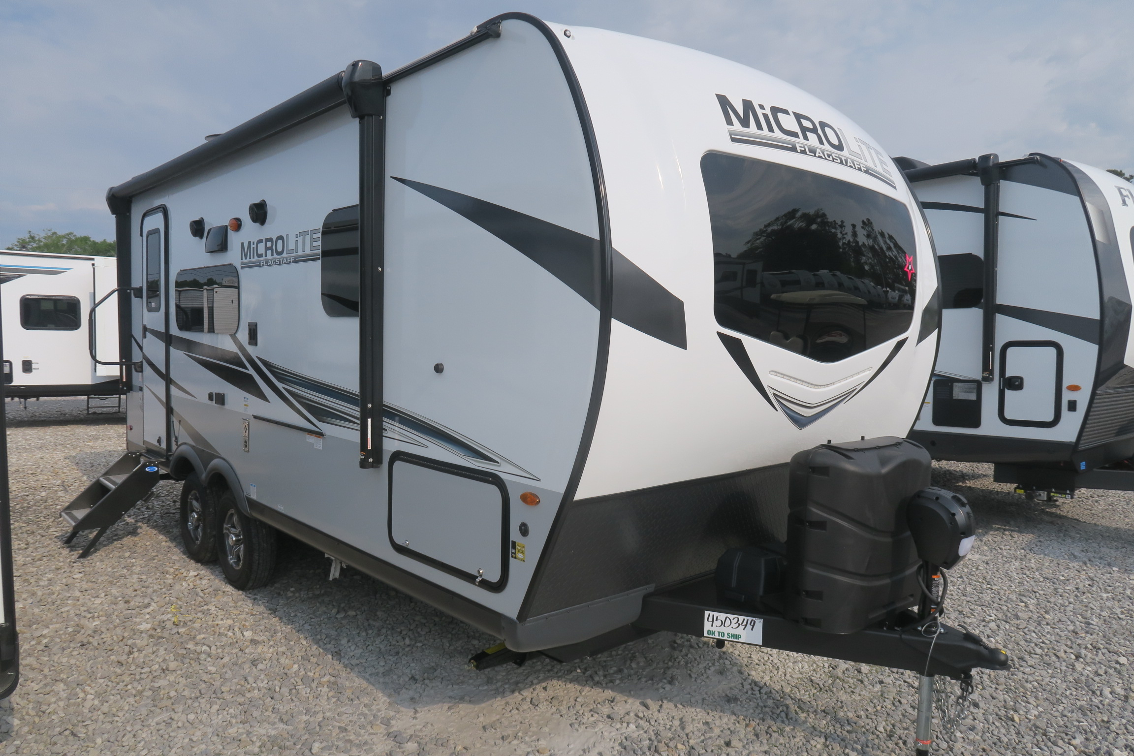 NEW 2022 FLAGSTAFF MICRO LITE 21FBRS - Overview | Berryland Campers