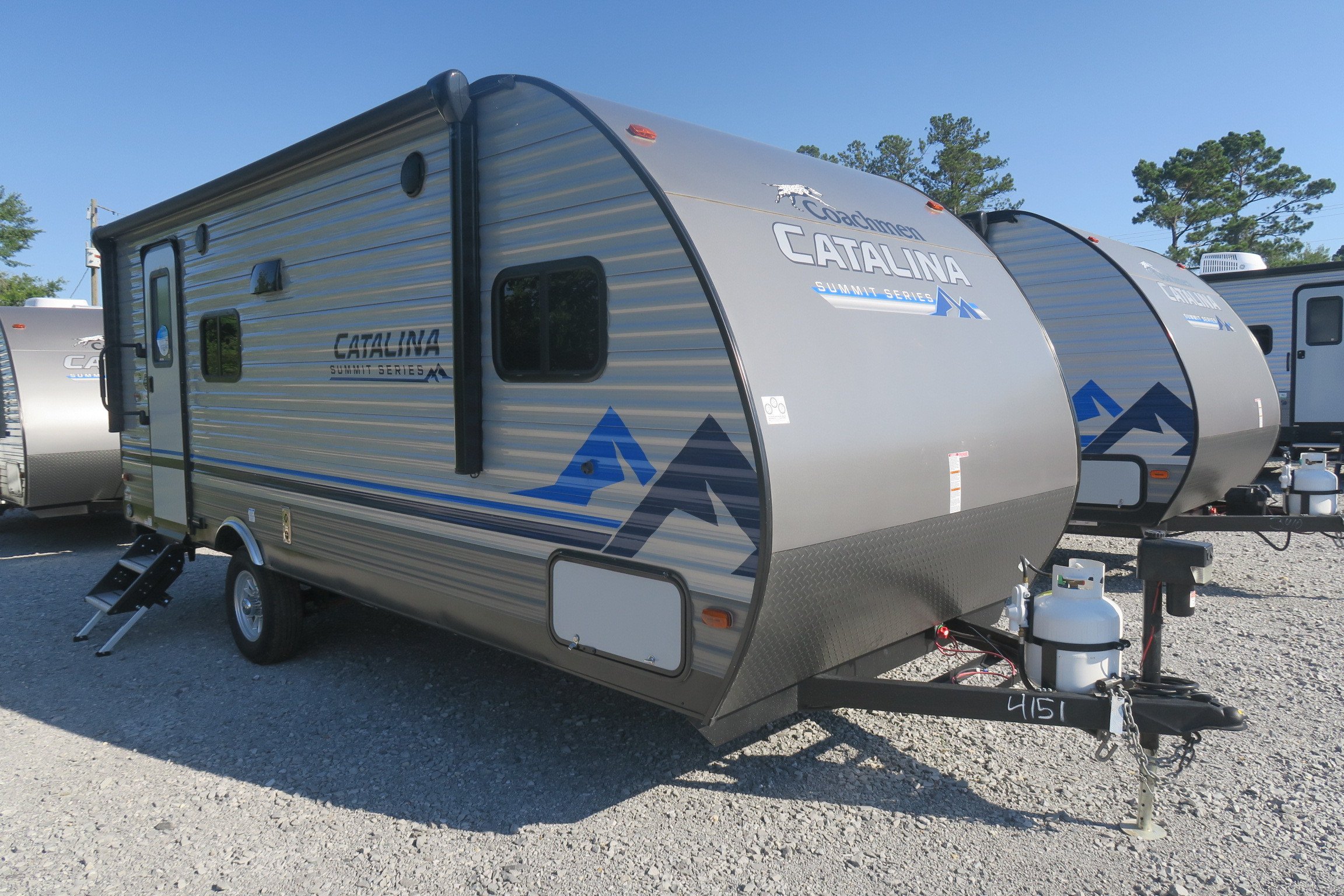 NEW 2022 CATALINA SUMMIT 184FQS - Overview | Berryland Campers