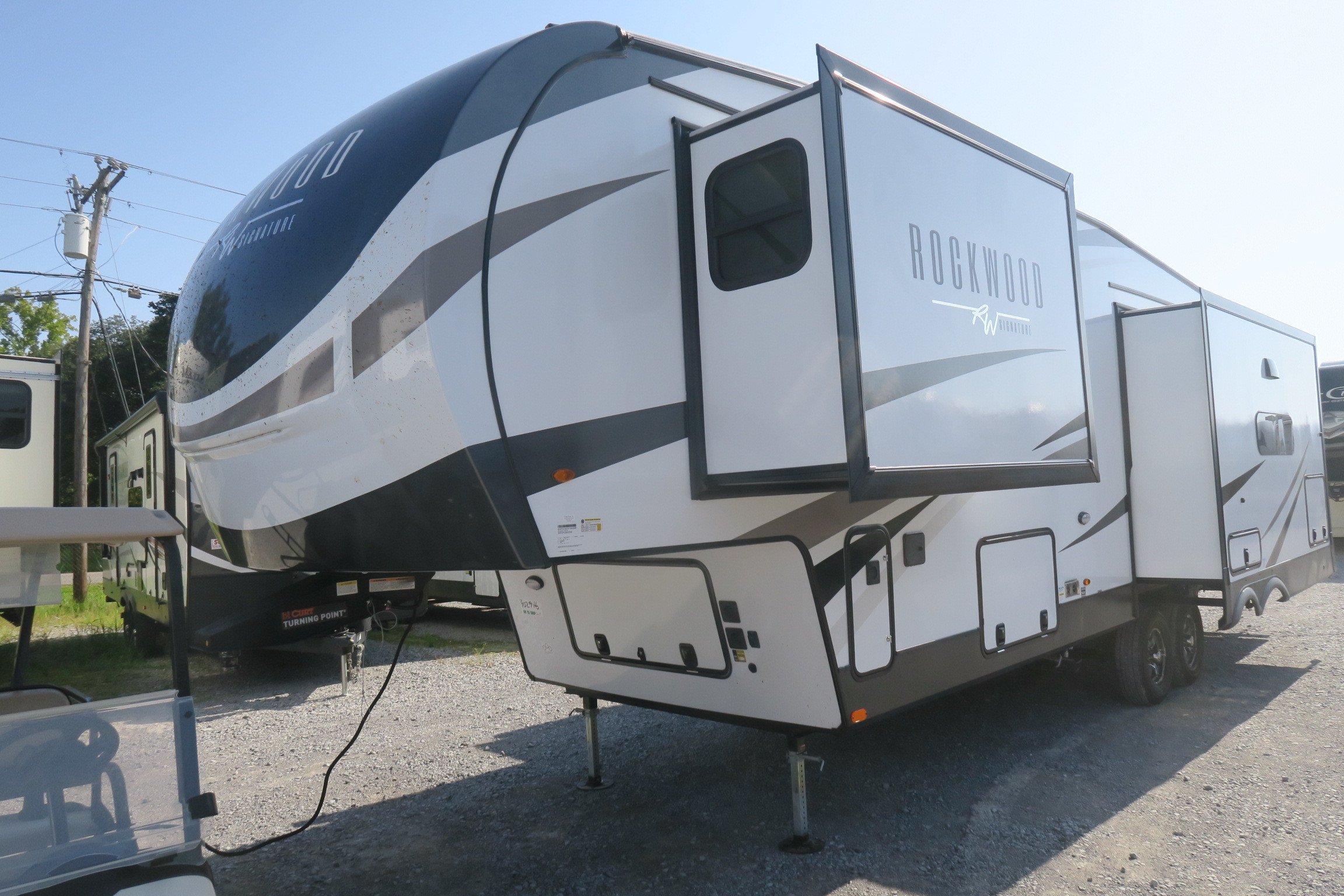 NEW 2023 ROCKWOOD SIGNATURE ULTRA LITE 8294BS Overview Berryland