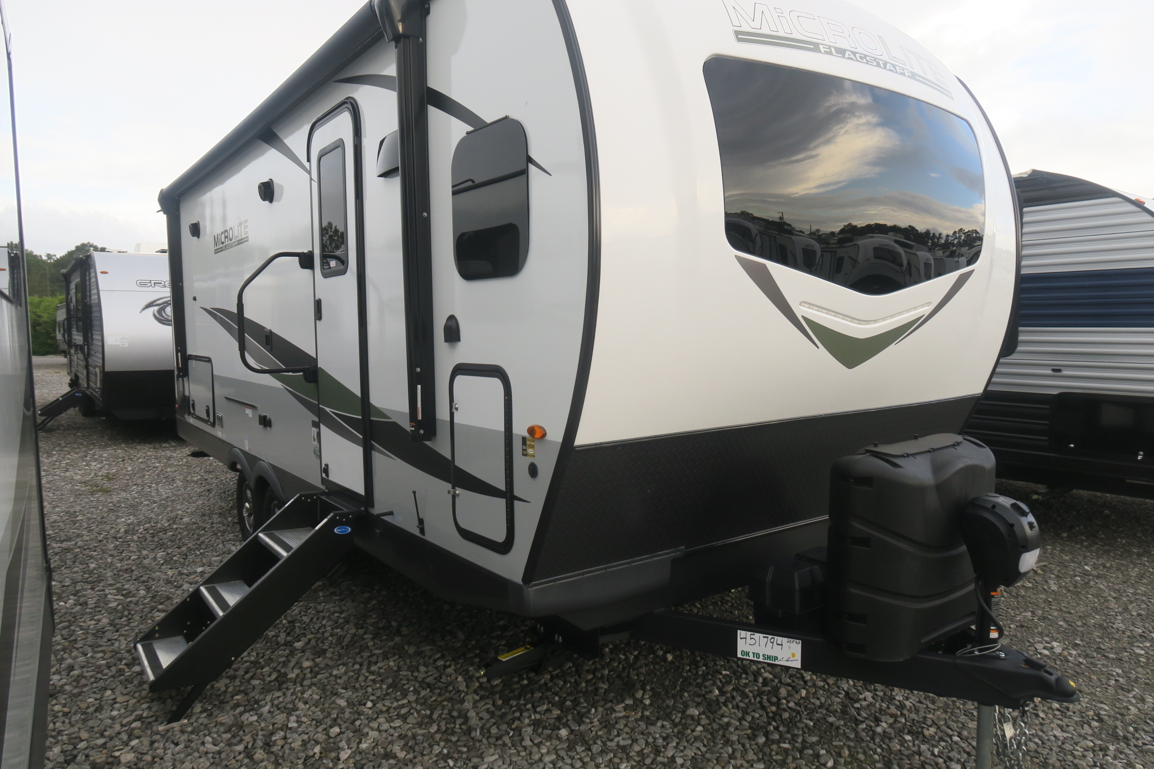 NEW 2023 FLAGSTAFF MICRO LITE 25FKS - Overview | Berryland Campers