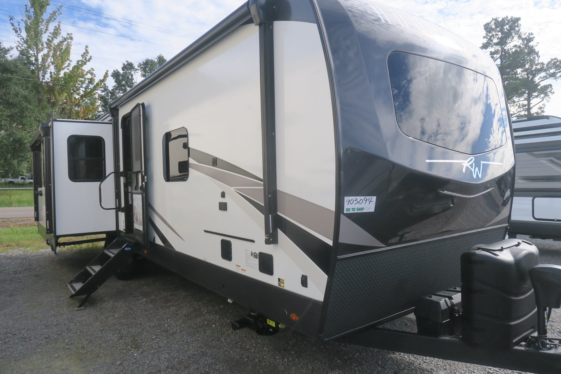 new-2023-rockwood-signature-8337rl-overview-berryland-campers