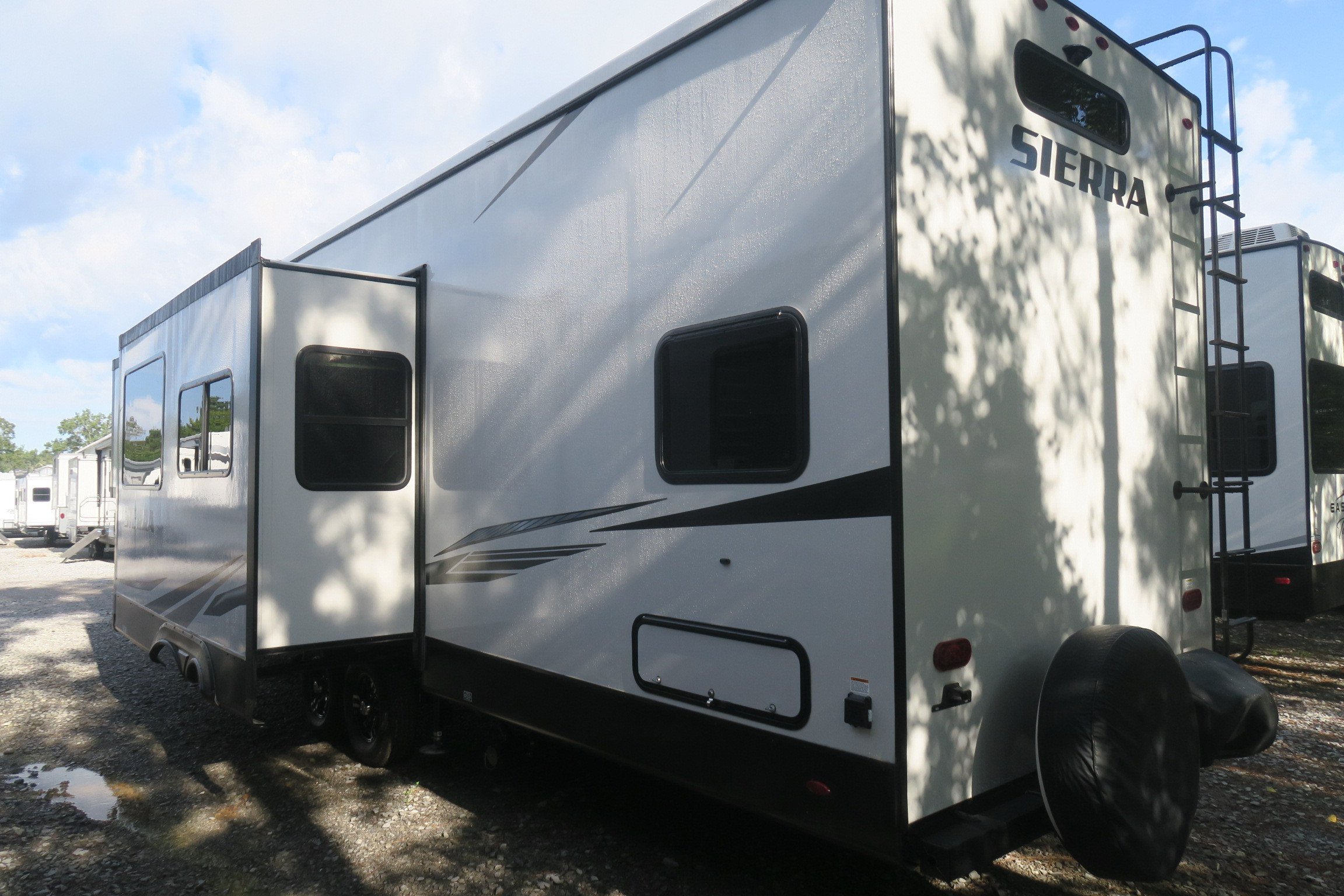NEW 2022 SIERRA 3440BH Overview Berryland Campers